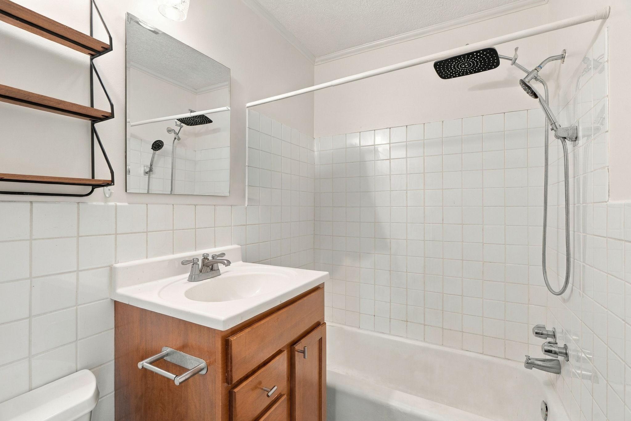 3019 Bryant Avenue S 101 Property Photo 9