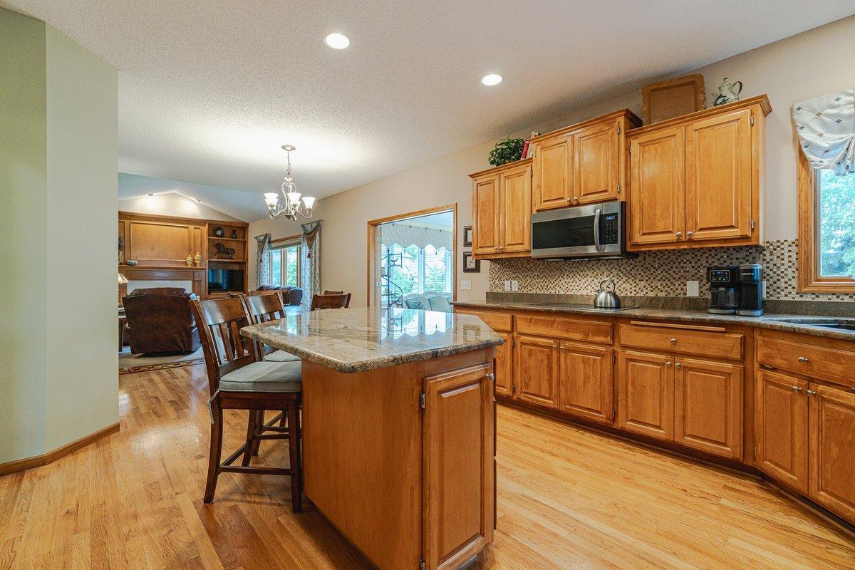 14042 Forest Lane Property Photo 21
