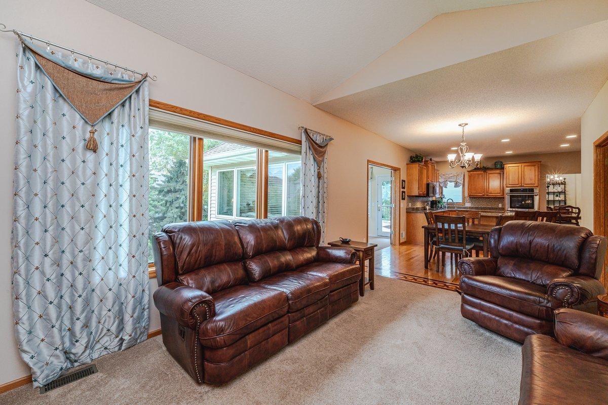 14042 Forest Lane Property Photo 28