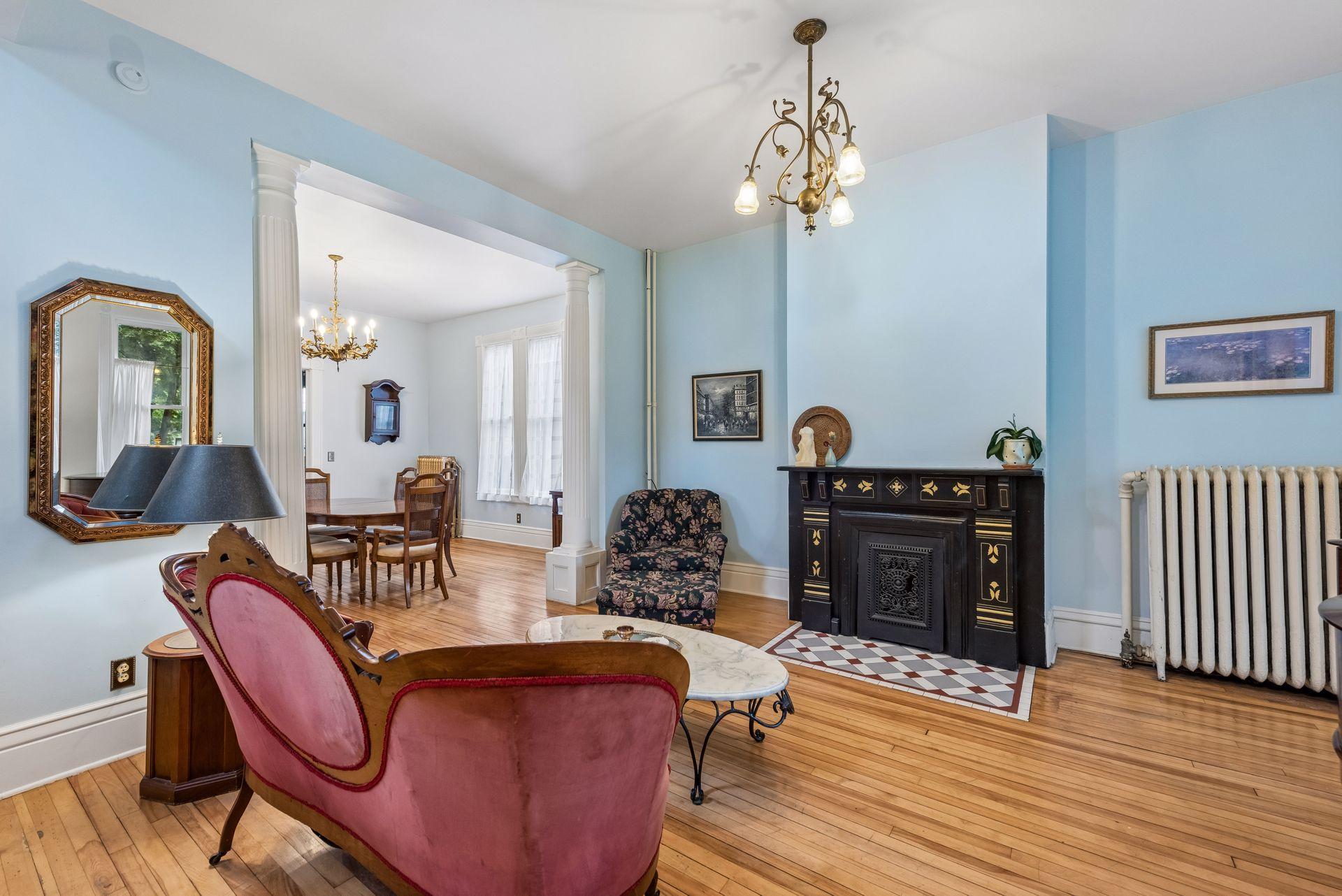 667 5th Street E Property Photo 6