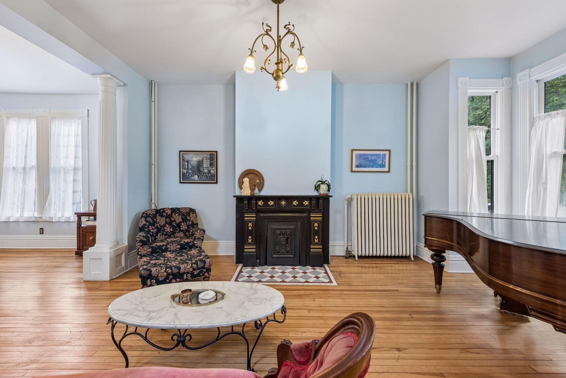 667 5th Street E Property Photo 7