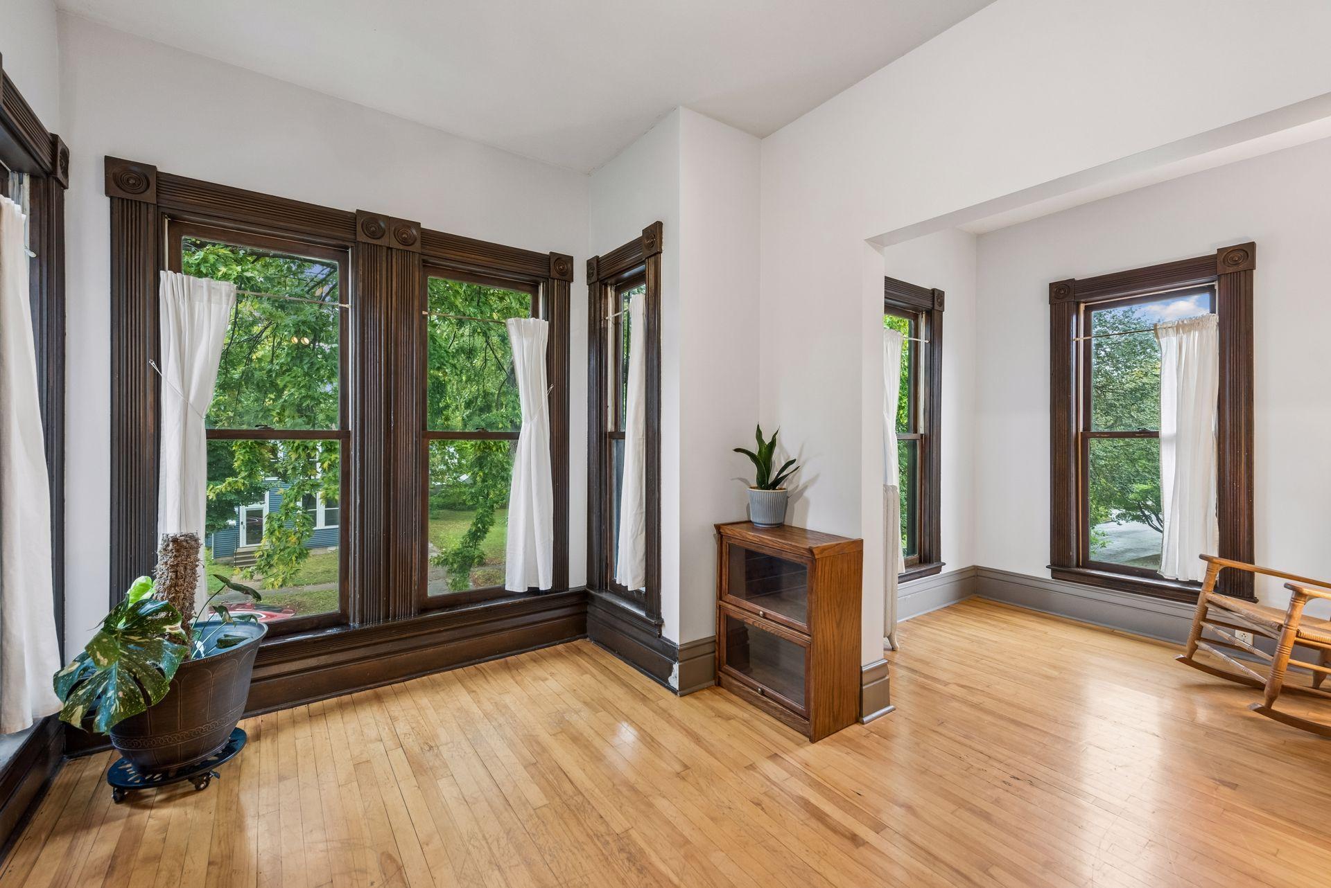 667 5th Street E Property Photo 28
