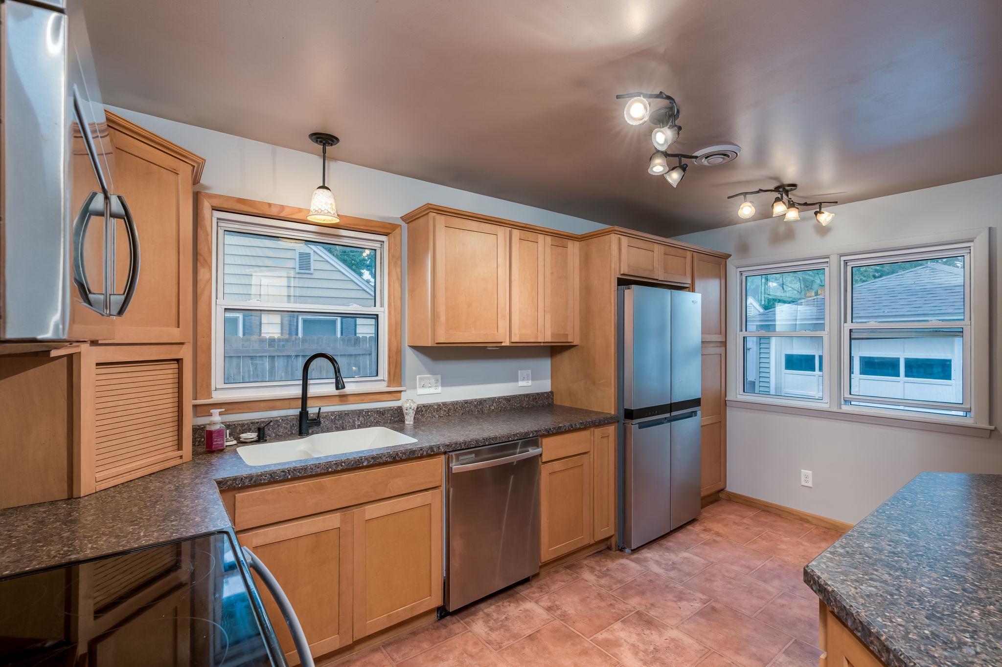 13 Southview Drive Property Photo 6