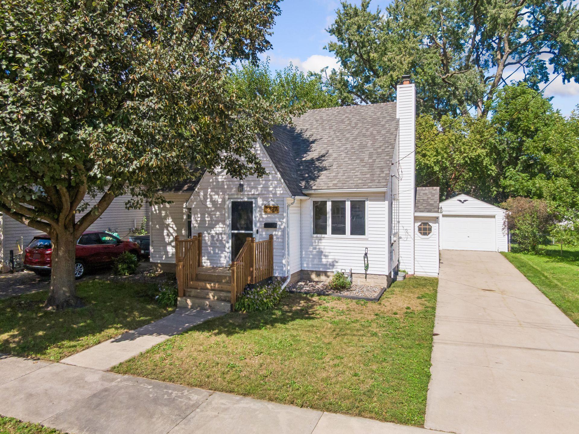 1427 1st Street Se Property Photo 1