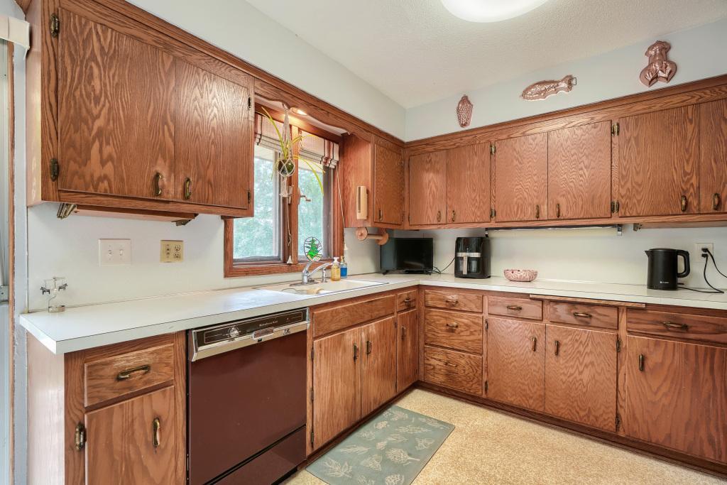6525 Sherwood Avenue Property Photo 14