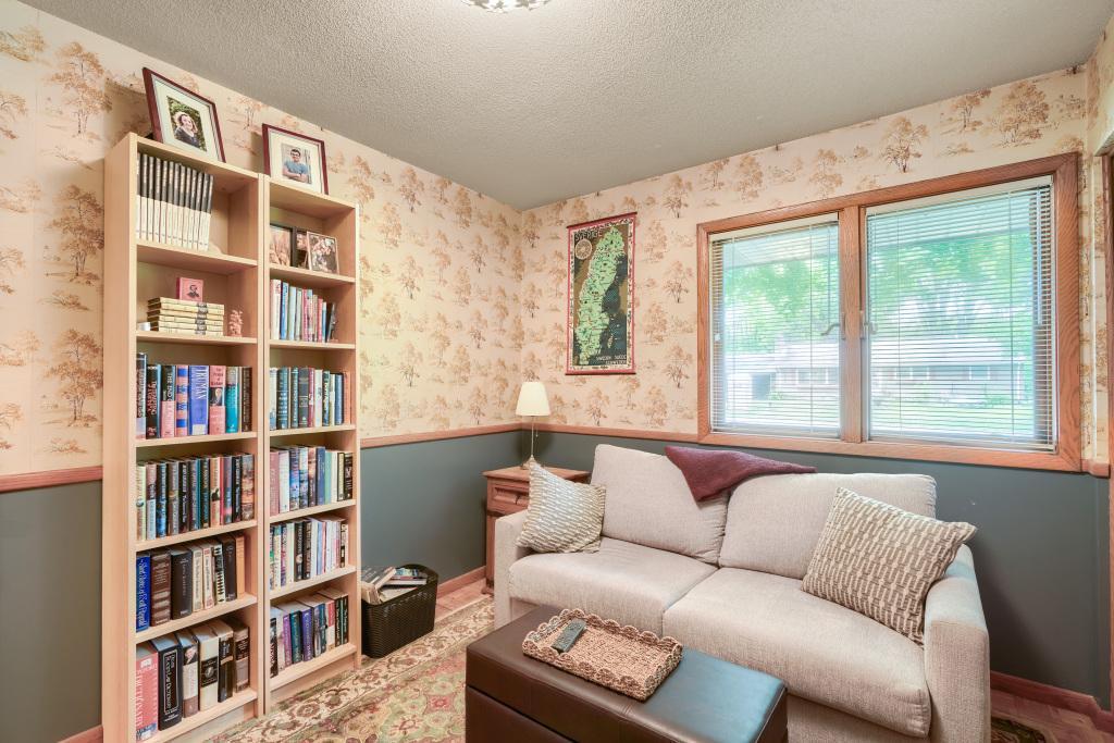 6525 Sherwood Avenue Property Photo 25