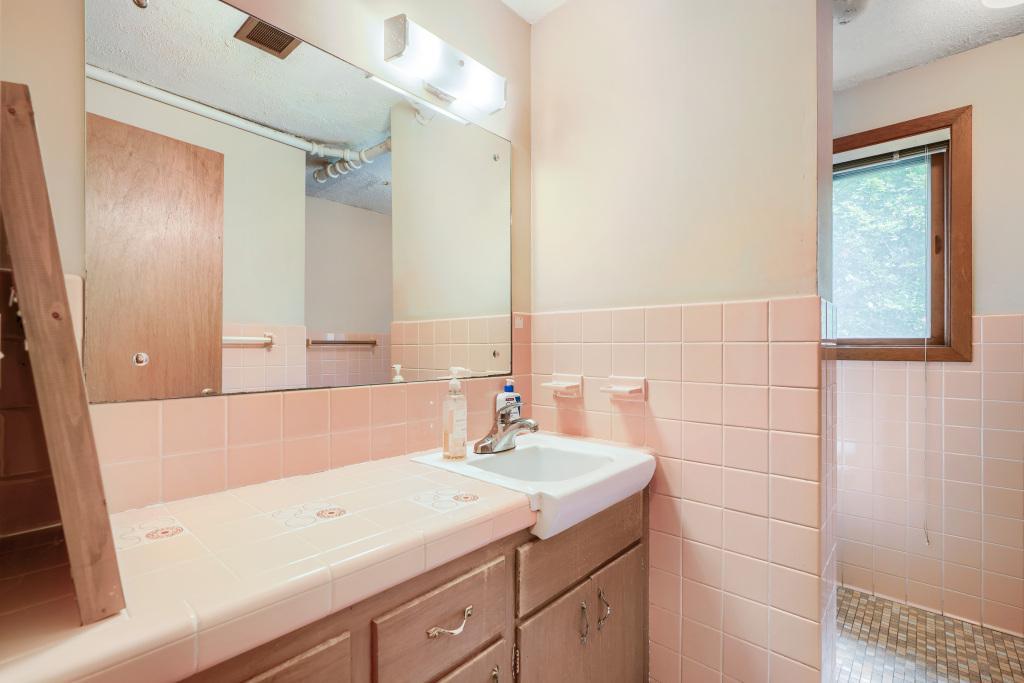 6525 Sherwood Avenue Property Photo 30