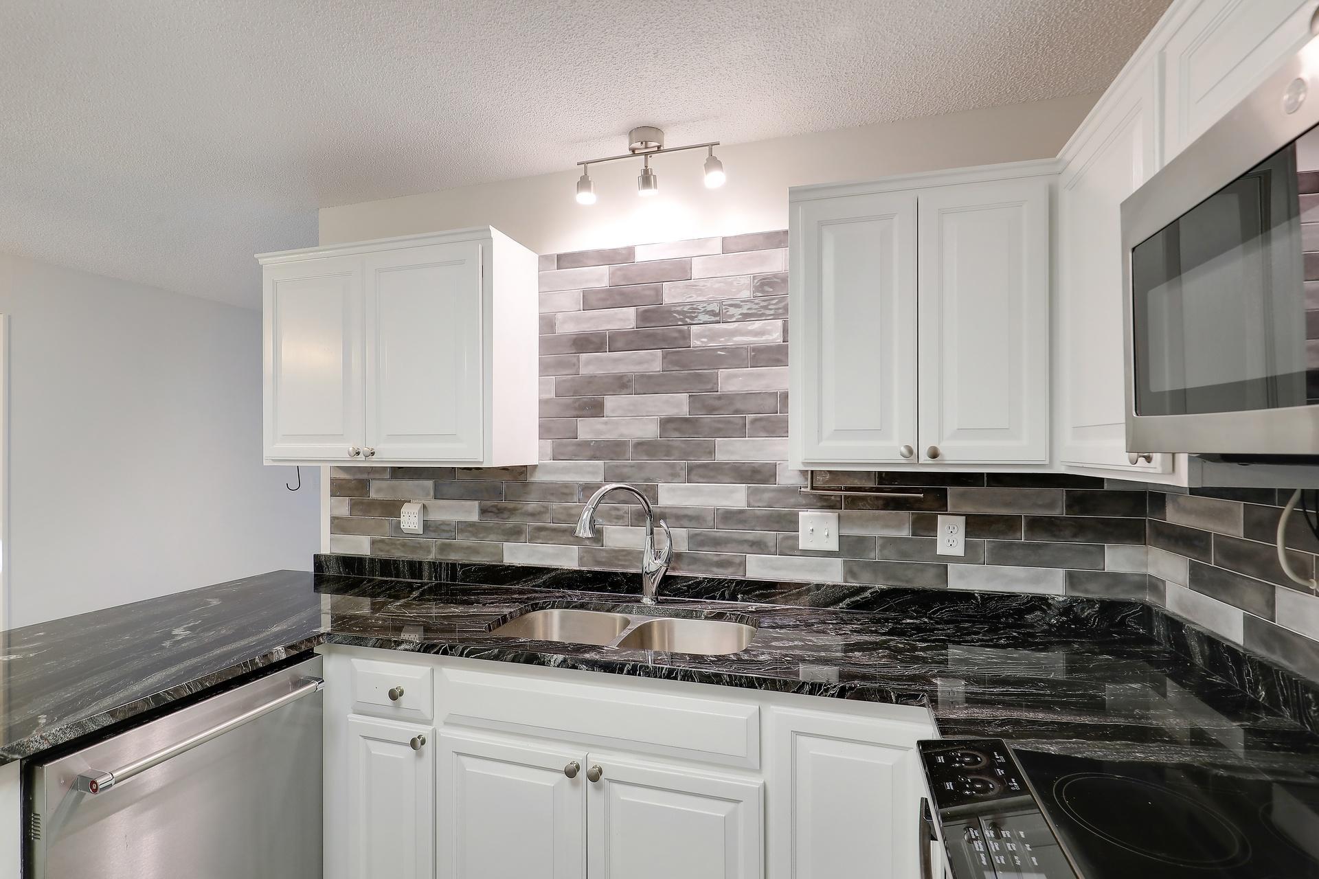 10632 Daisy Circle Property Photo 8