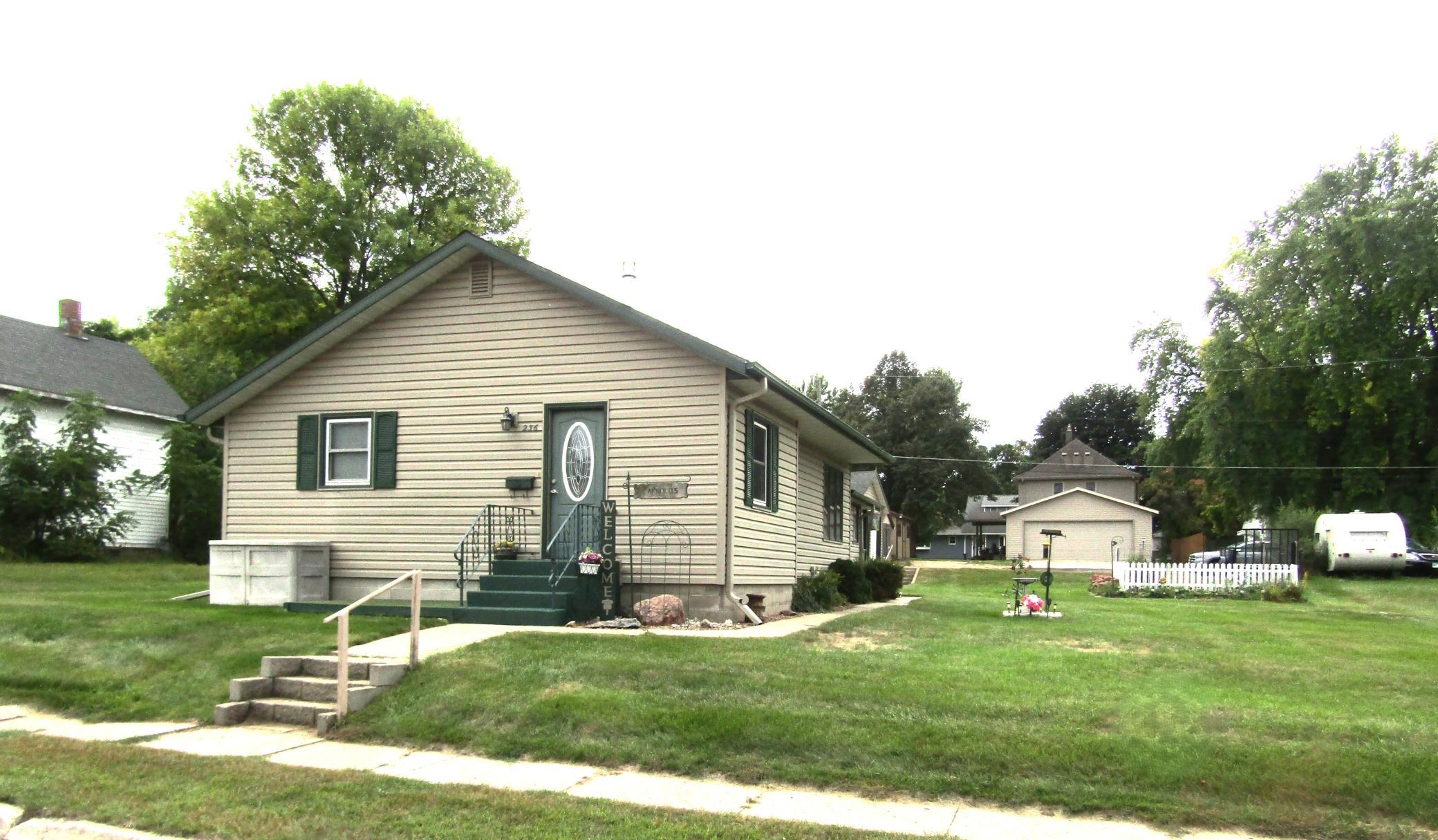 236 E Sorenson Avenue Property Photo 2