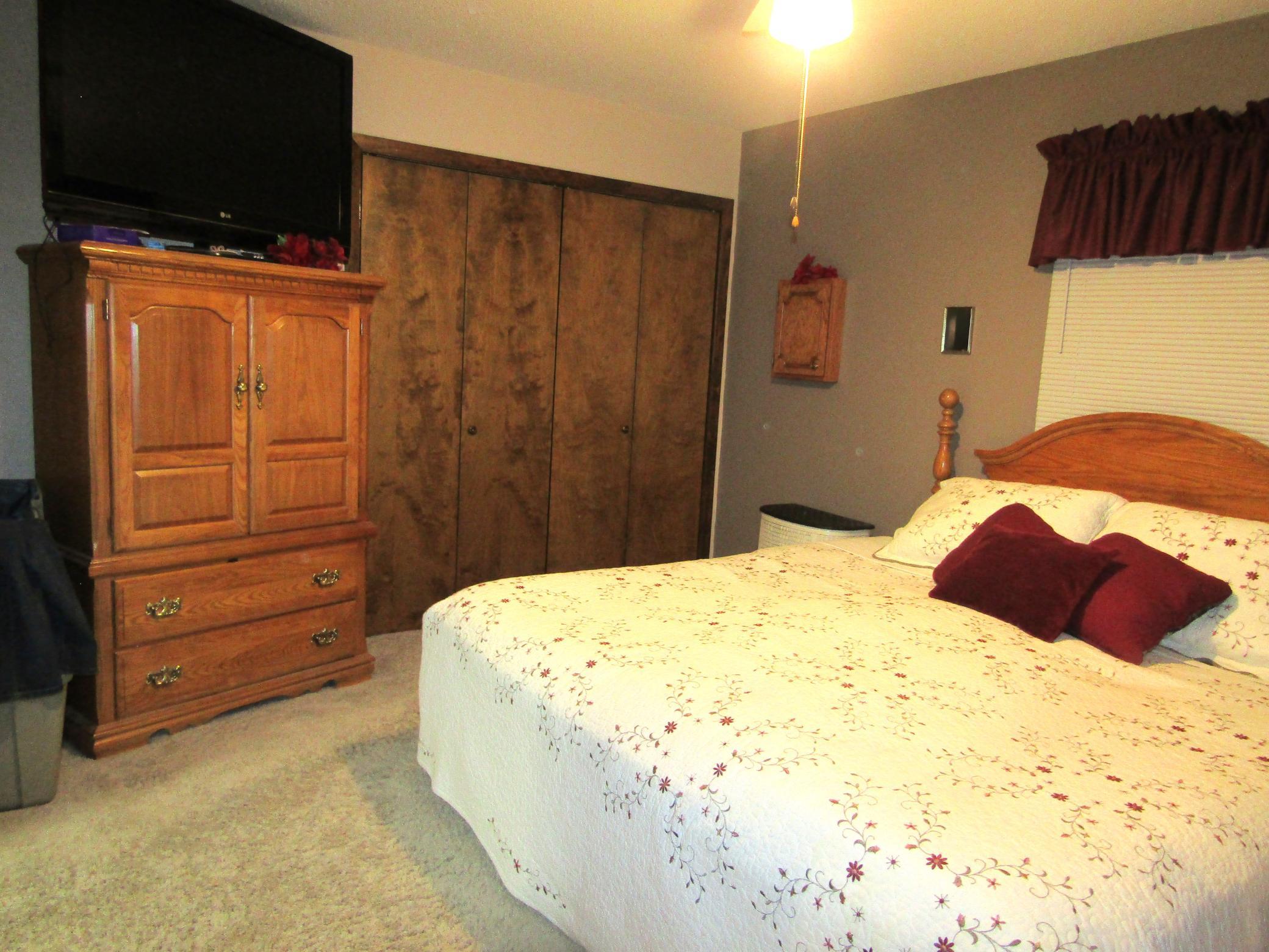 236 E Sorenson Avenue Property Photo 8