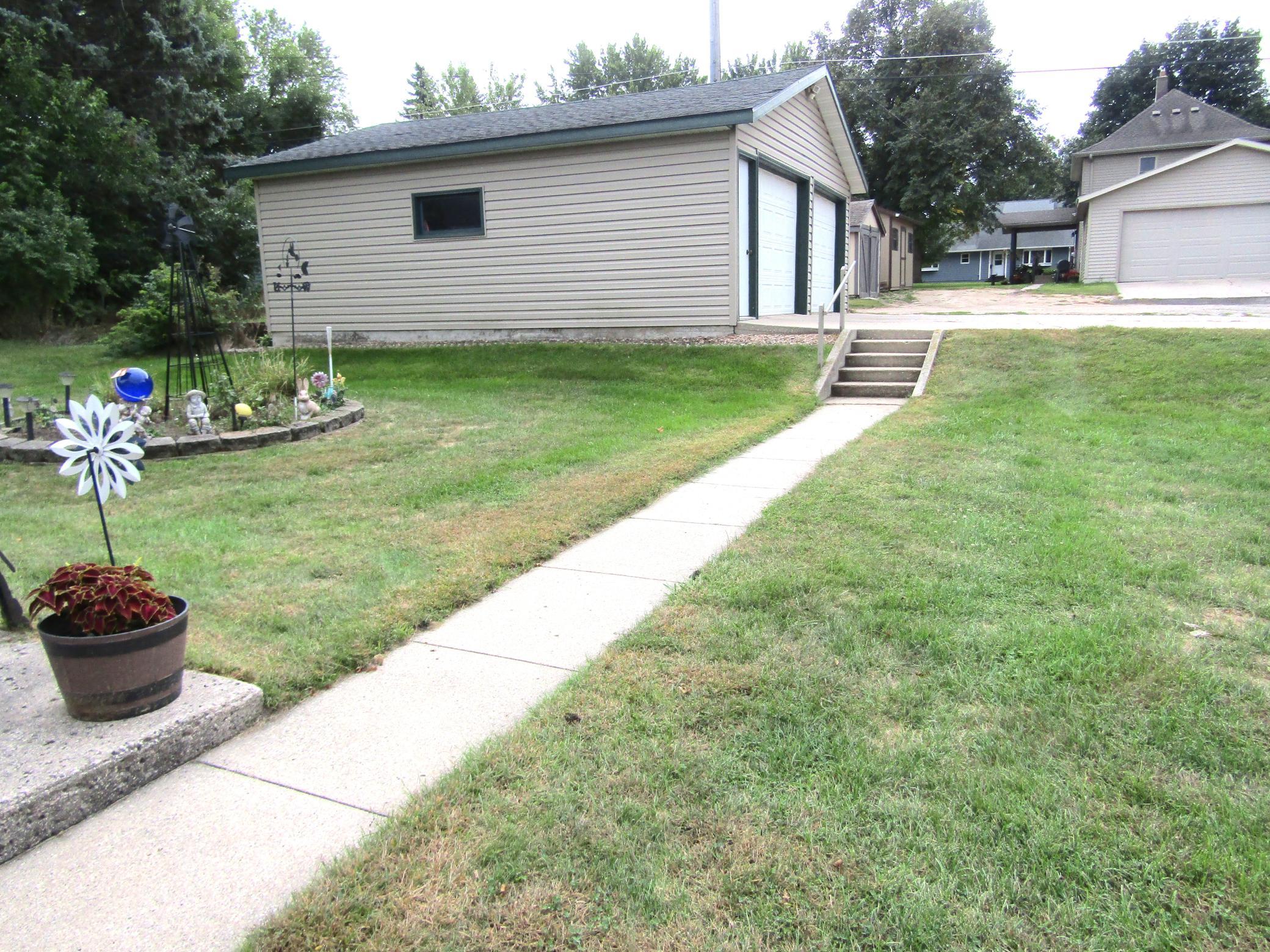 236 E Sorenson Avenue Property Photo 25