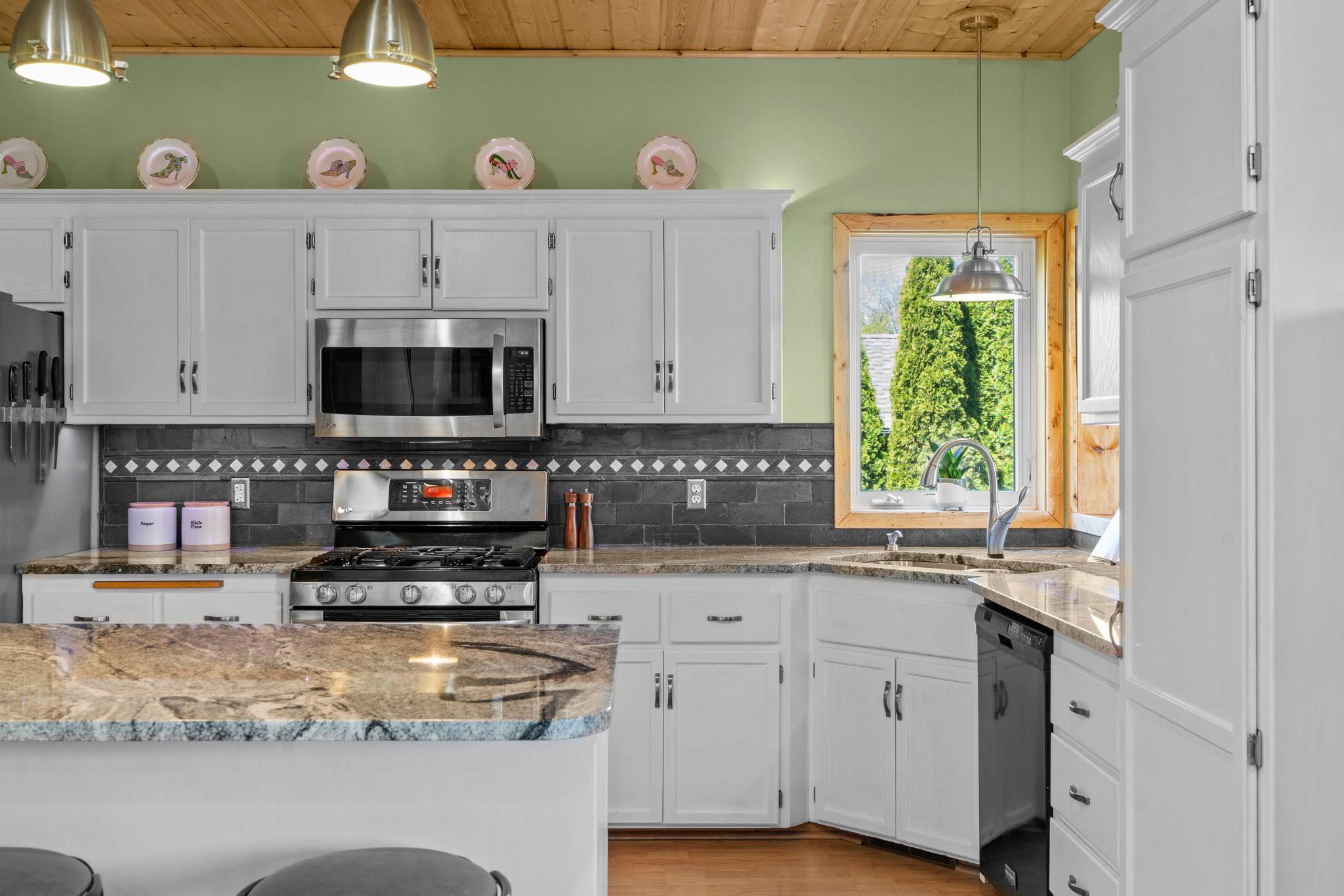 1839 Quebec Street Property Photo 32