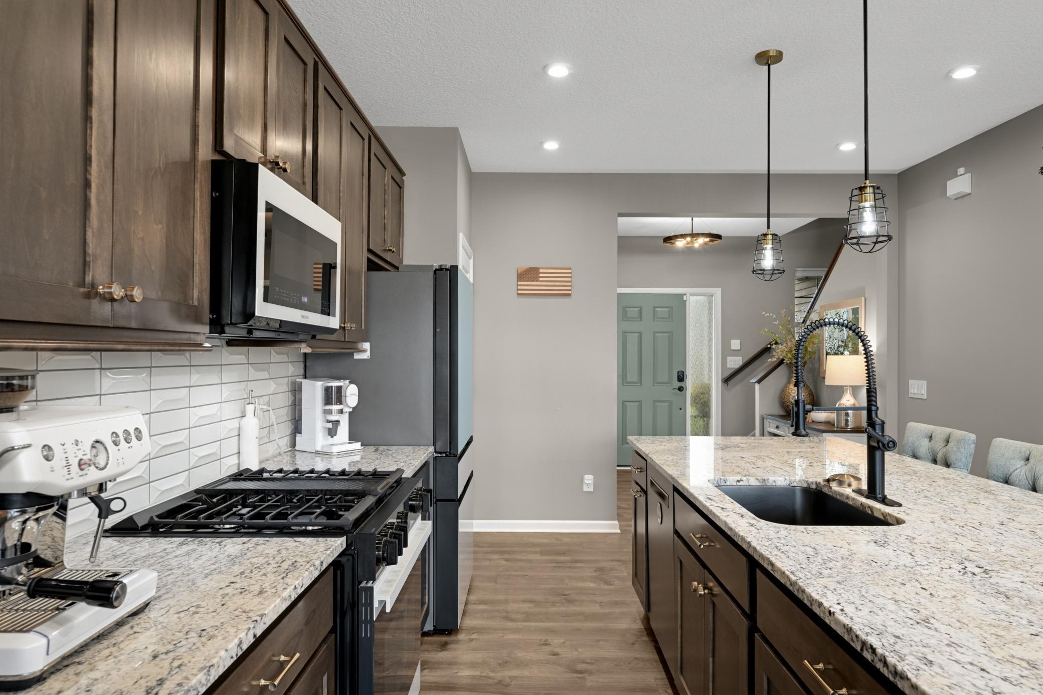 18172 Glanshaw Avenue Property Photo 15