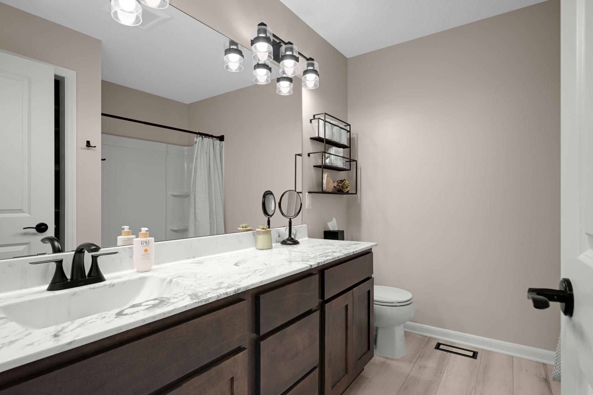 18172 Glanshaw Avenue Property Photo 38