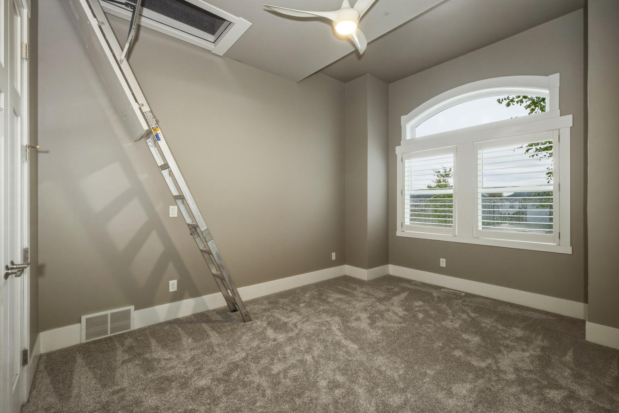 3716 6th Street E Property Photo 31