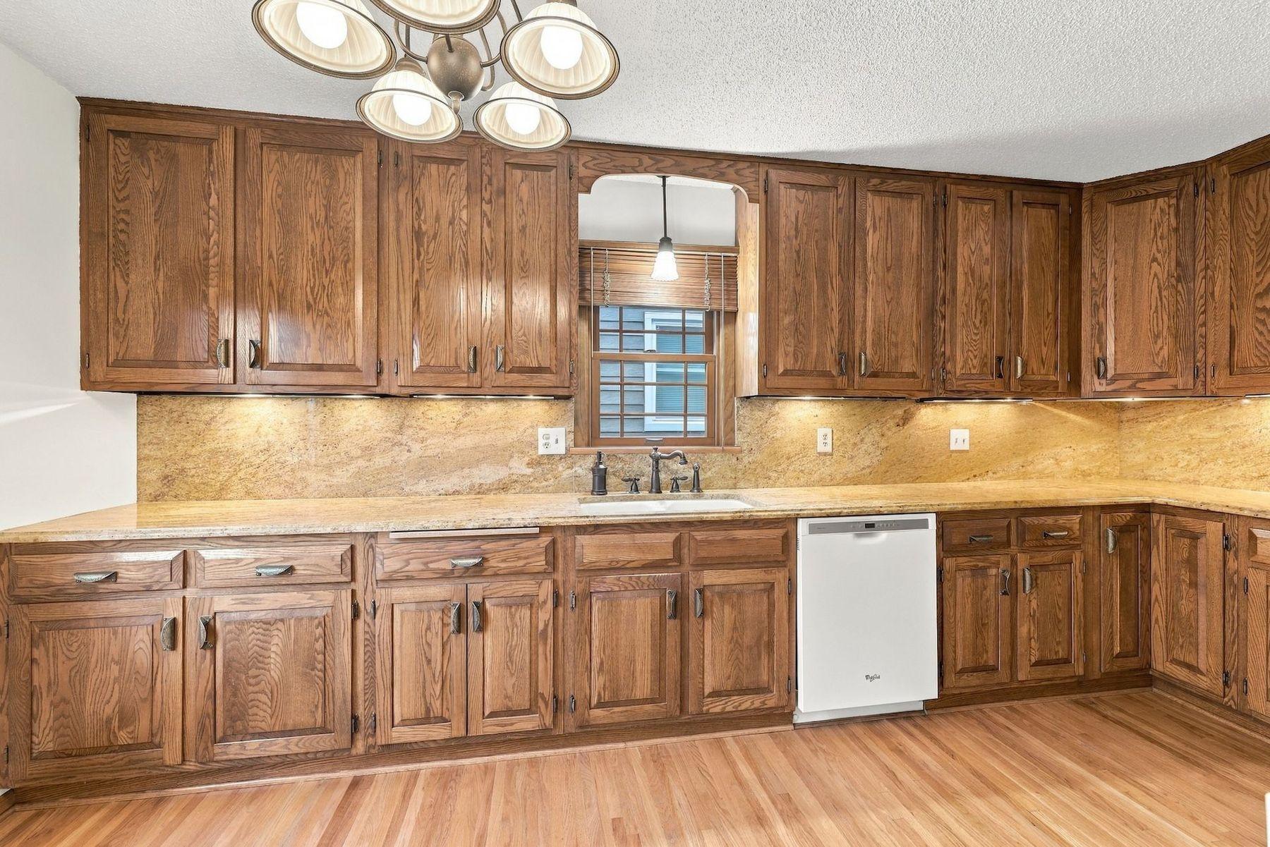 5136 Bedford Avenue Property Photo 8