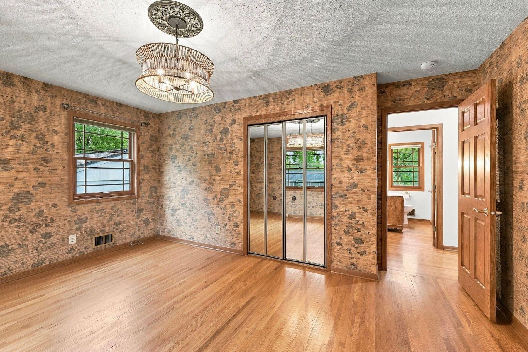 5136 Bedford Avenue Property Photo 10