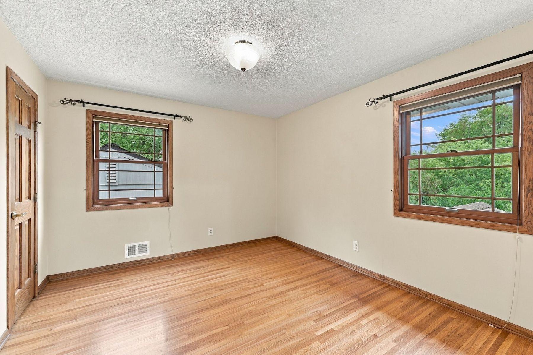 5136 Bedford Avenue Property Photo 11