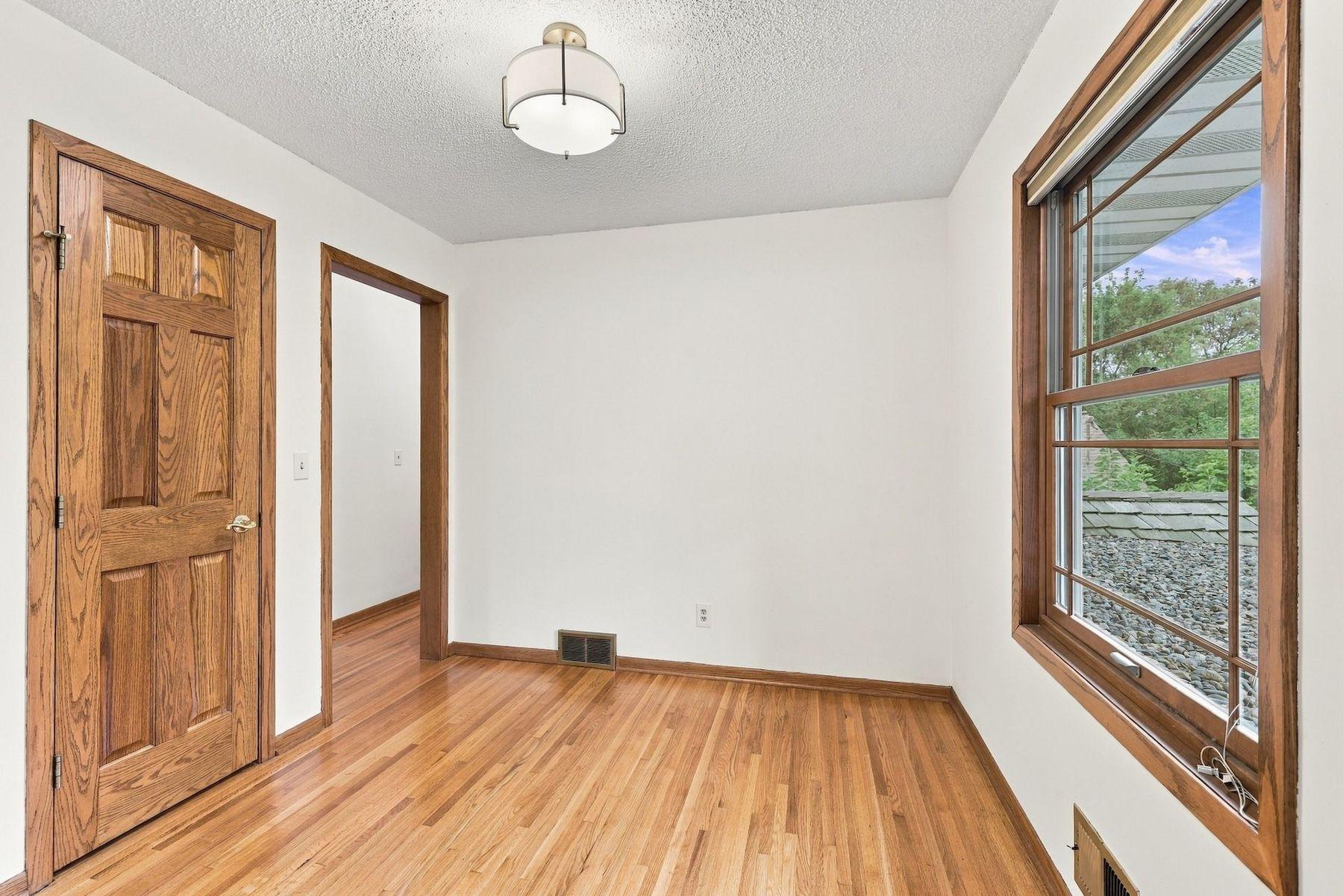5136 Bedford Avenue Property Photo 12