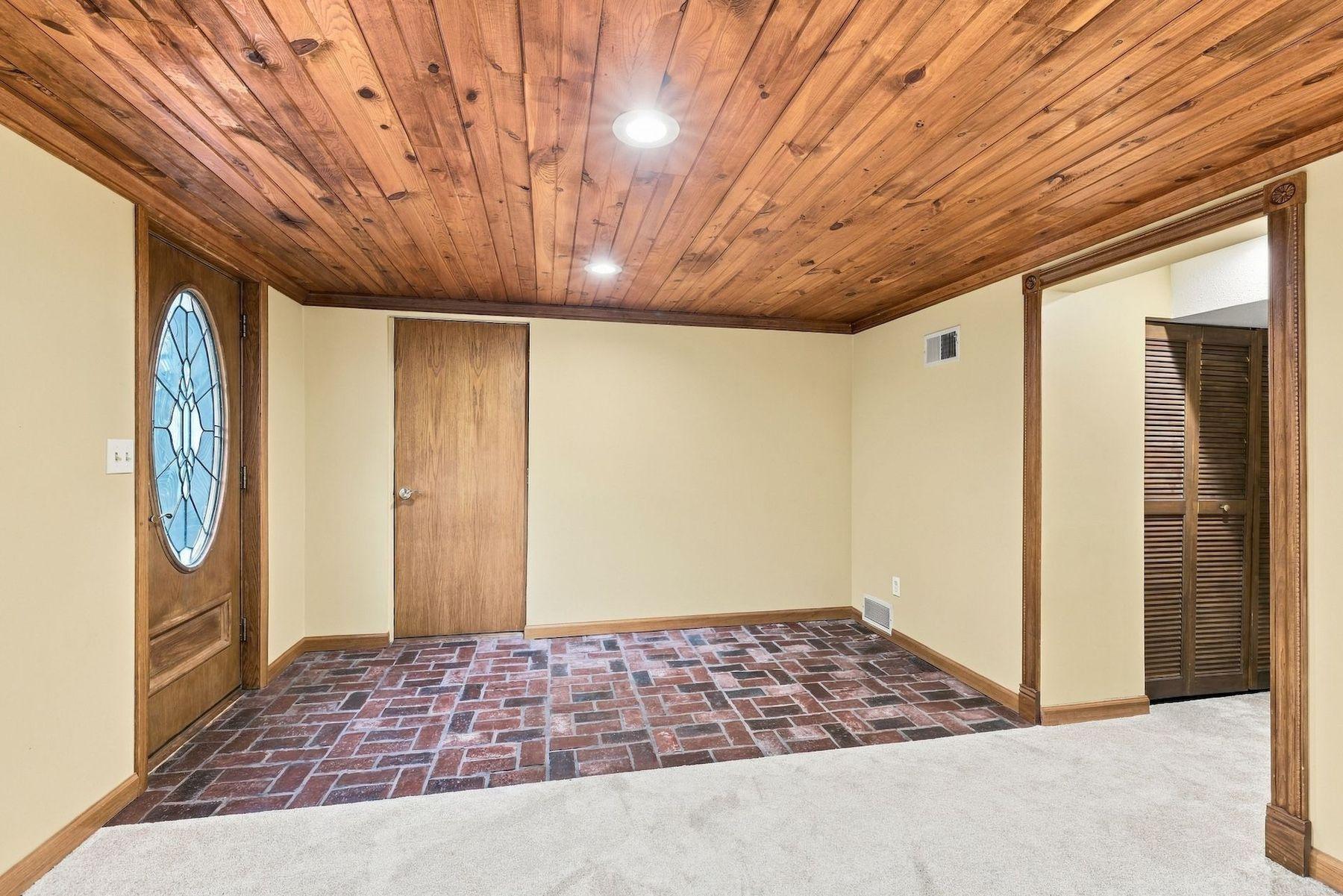 5136 Bedford Avenue Property Photo 16