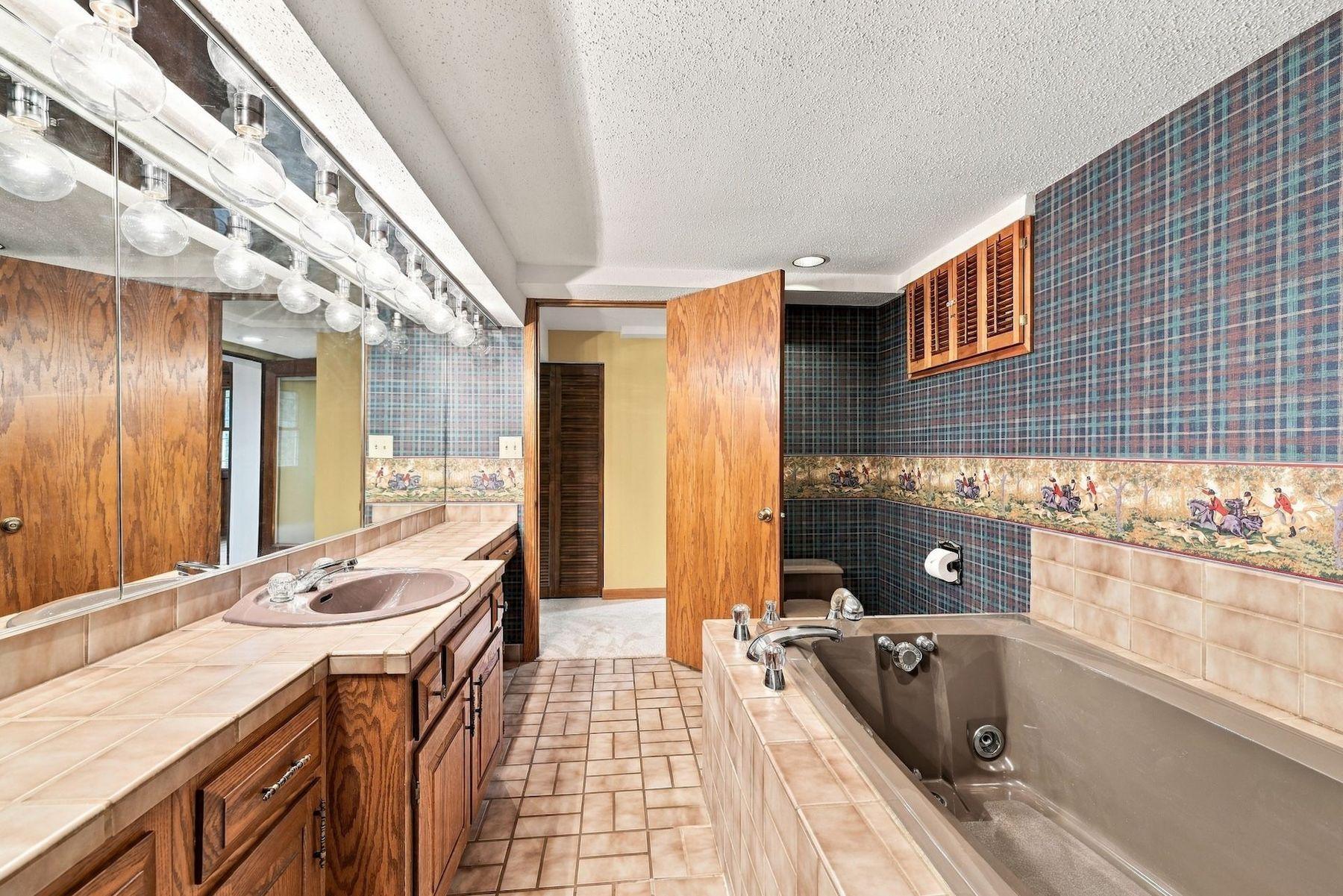 5136 Bedford Avenue Property Photo 17