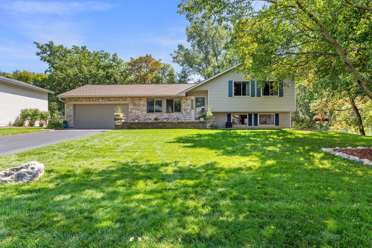 12041 Robin Road Property Photo 2