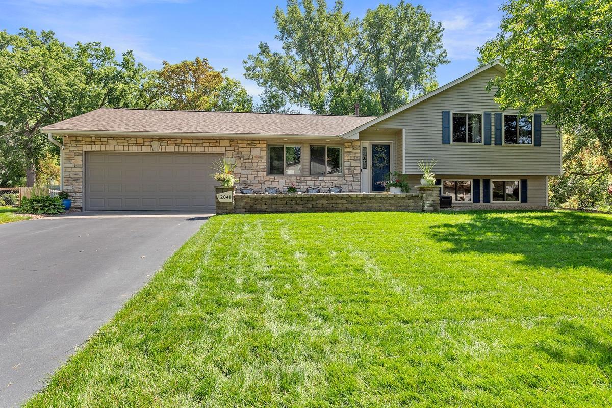 12041 Robin Road Property Photo 3