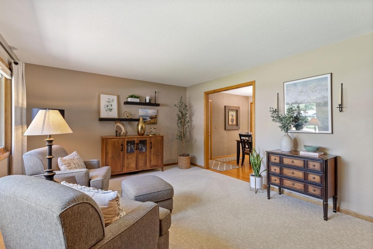 12041 Robin Road Property Photo 5