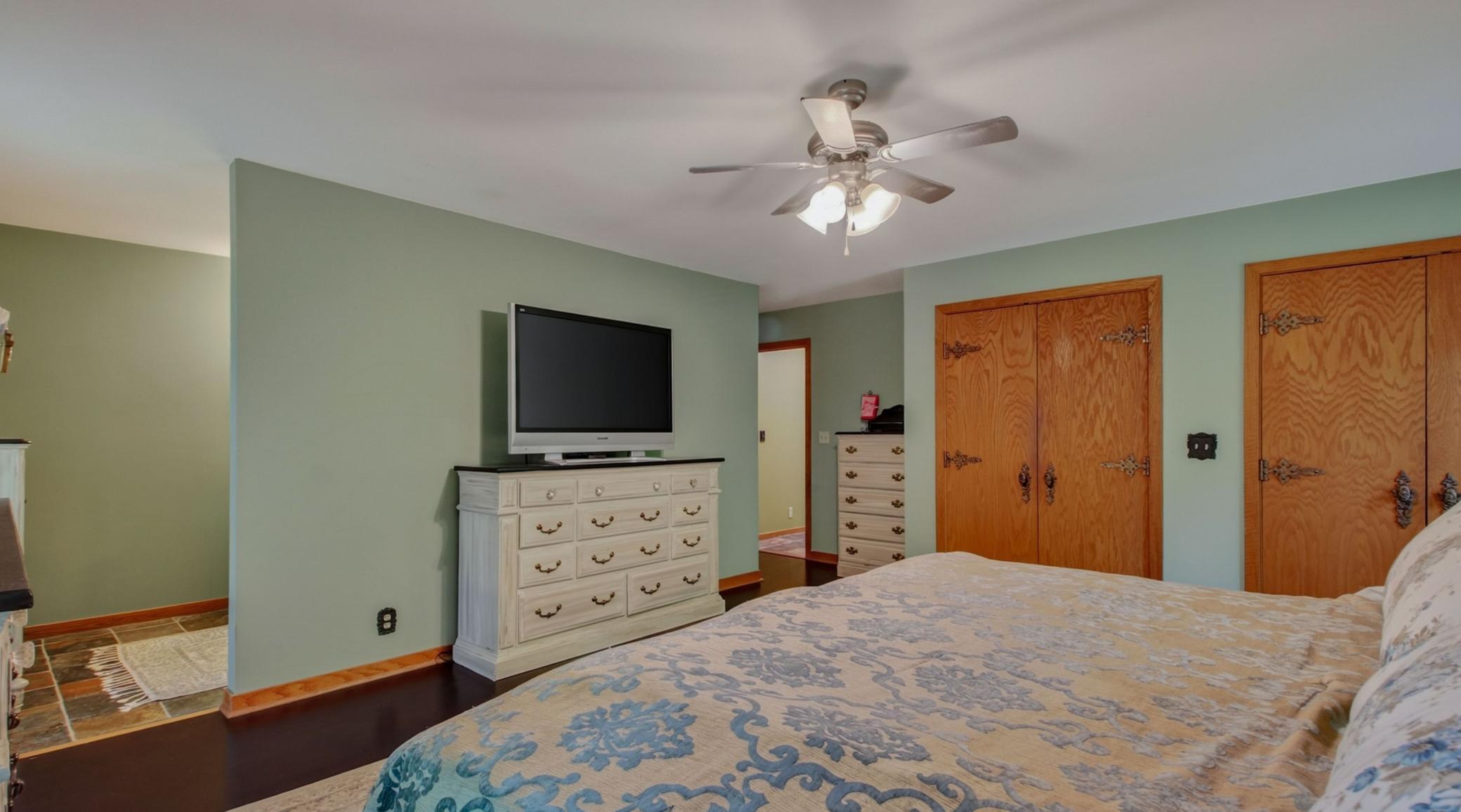 E445 E Woodridge Drive Property Photo 19