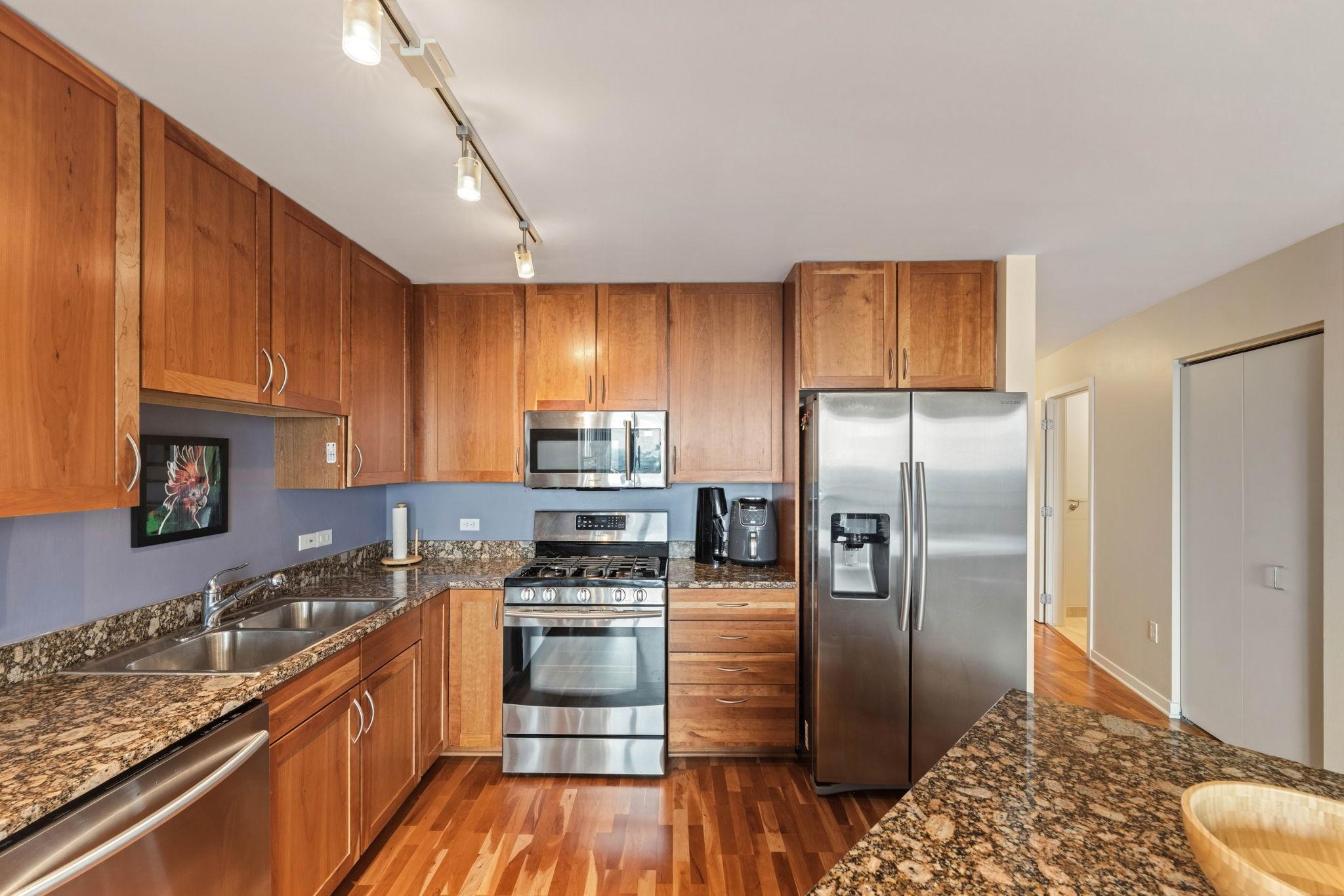 929 Portland Avenue 2308 Property Photo 8