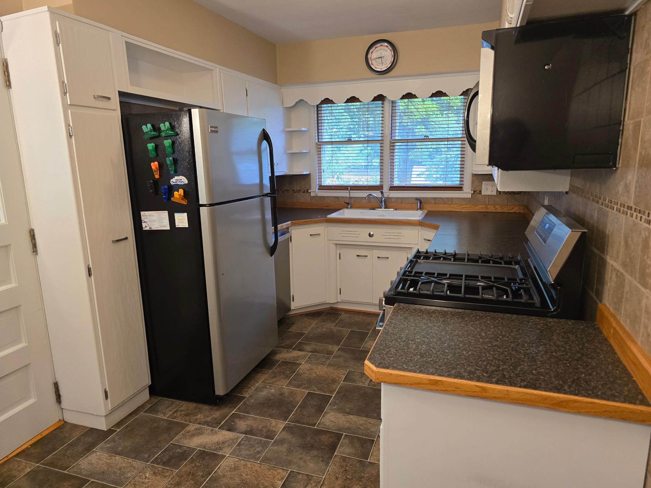 820 6th Street Property Photo 5