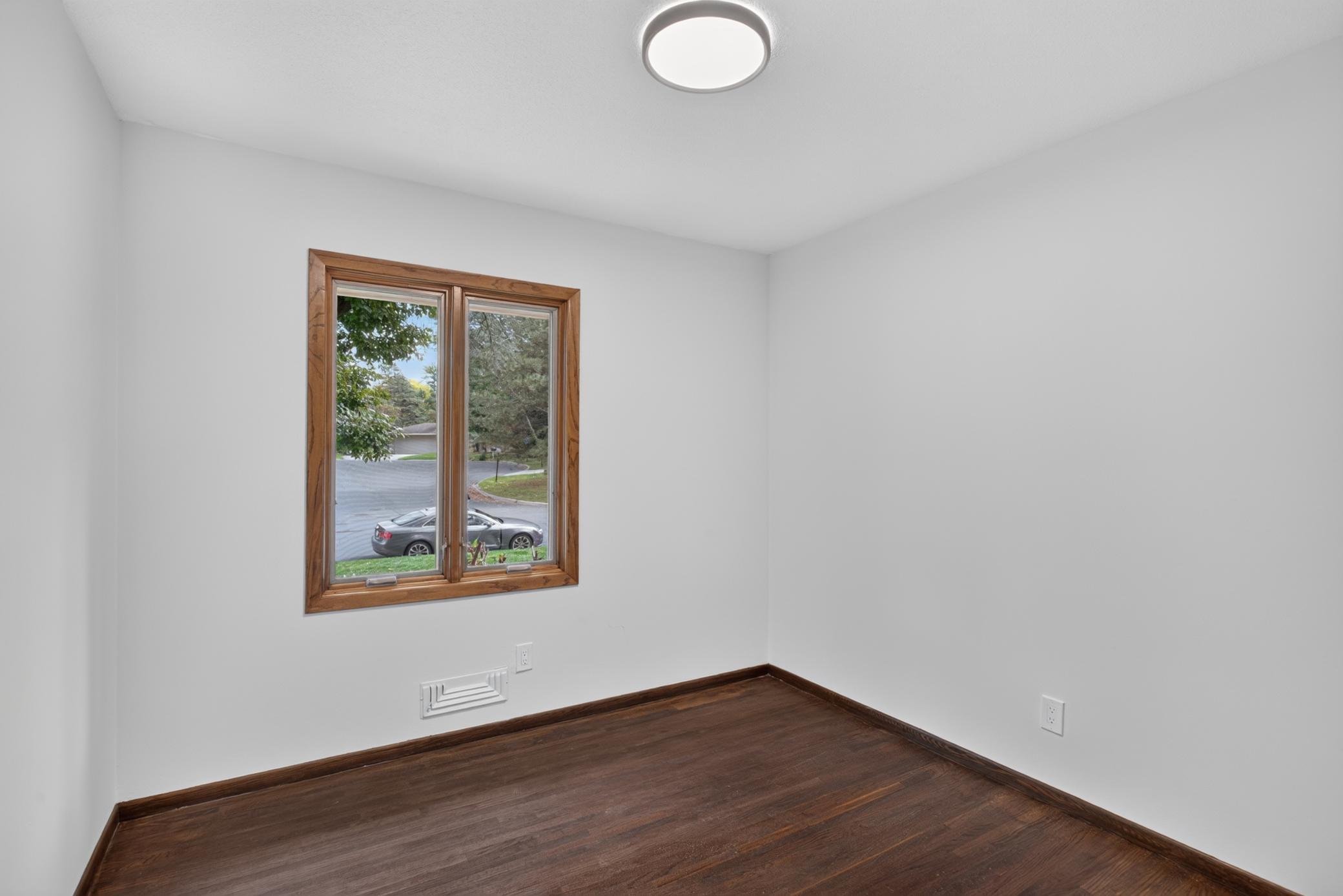 10132 Johnson Avenue S Property Photo 14