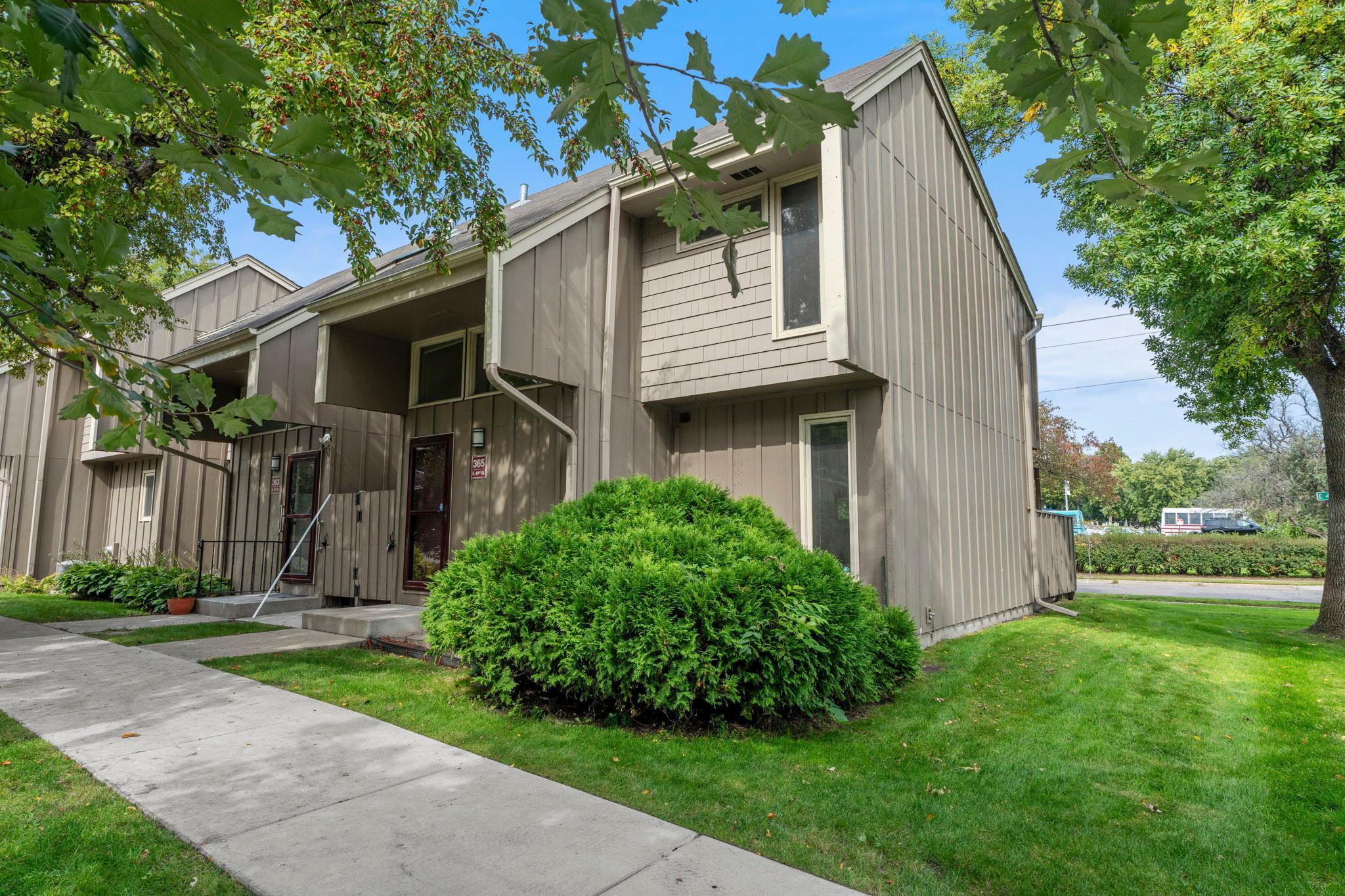 365 E 43rd Street Property Photo 2