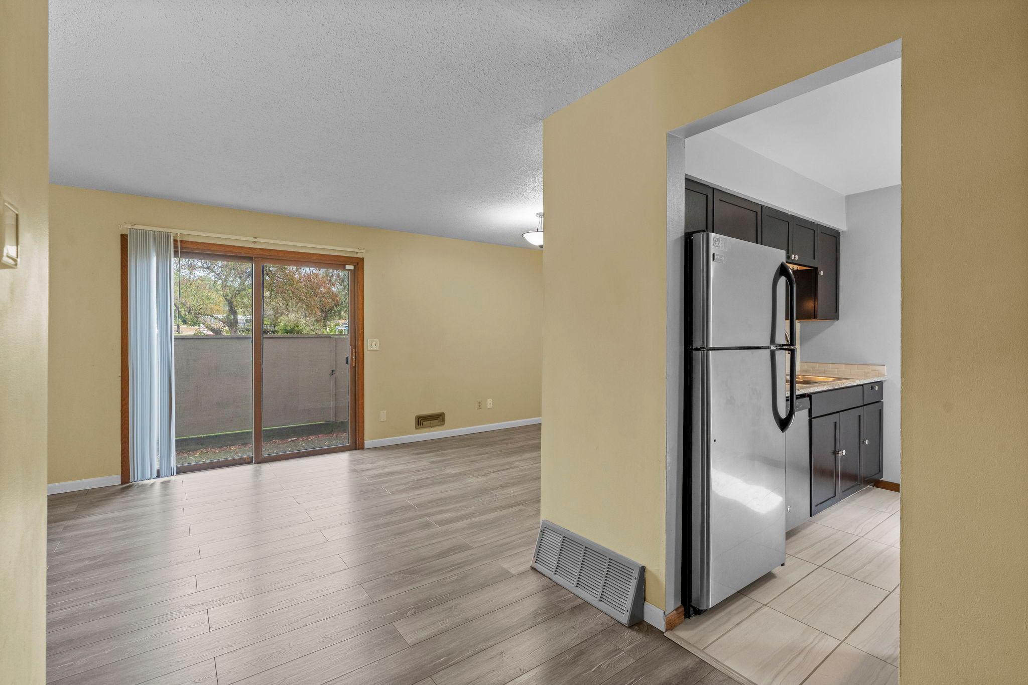 365 E 43rd Street Property Photo 4