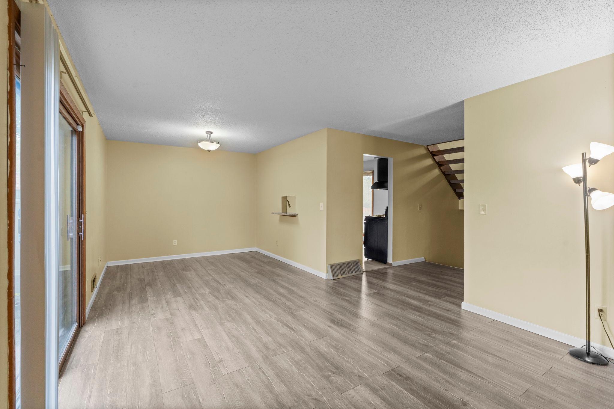 365 E 43rd Street Property Photo 5