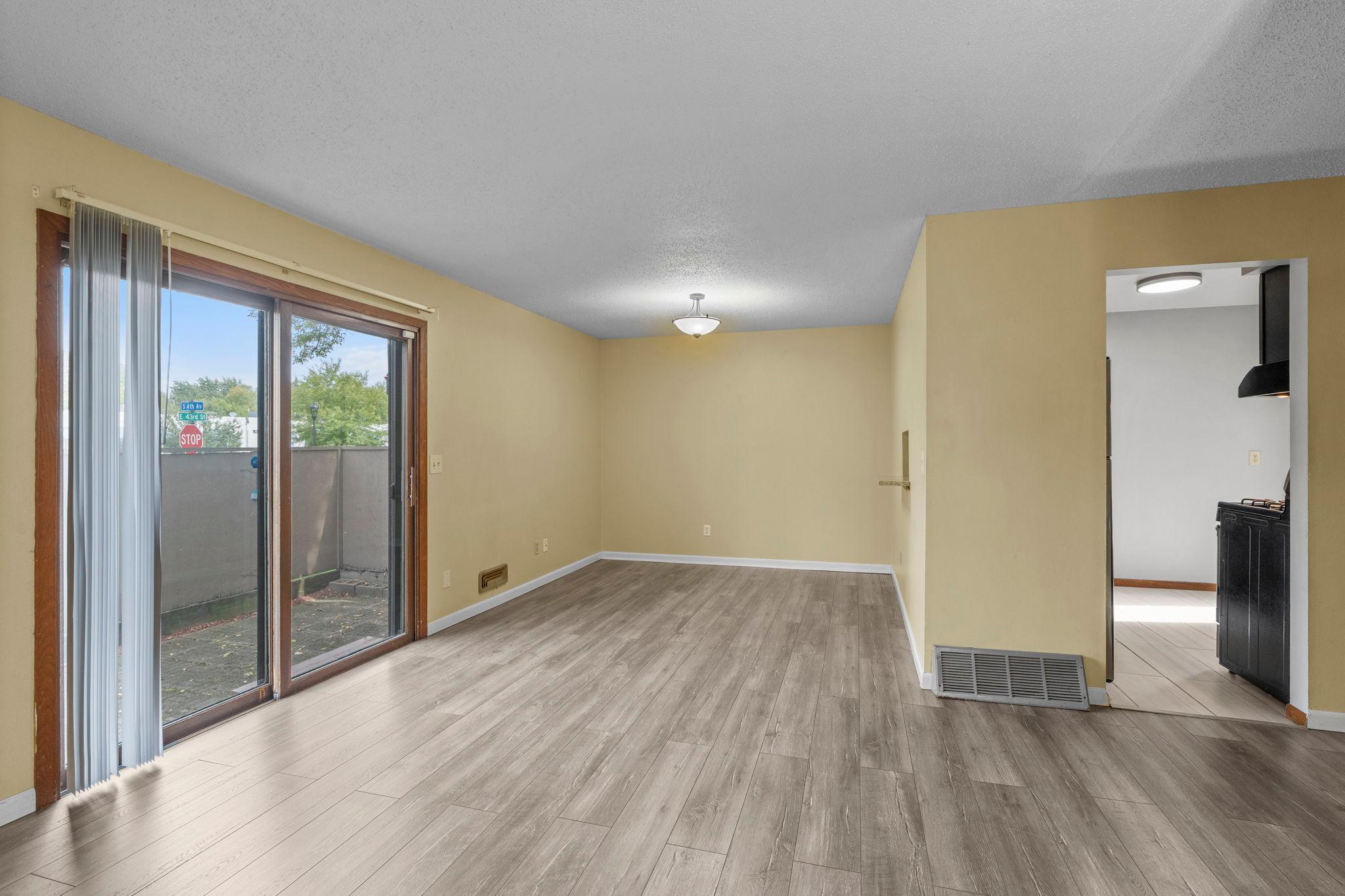 365 E 43rd Street Property Photo 6