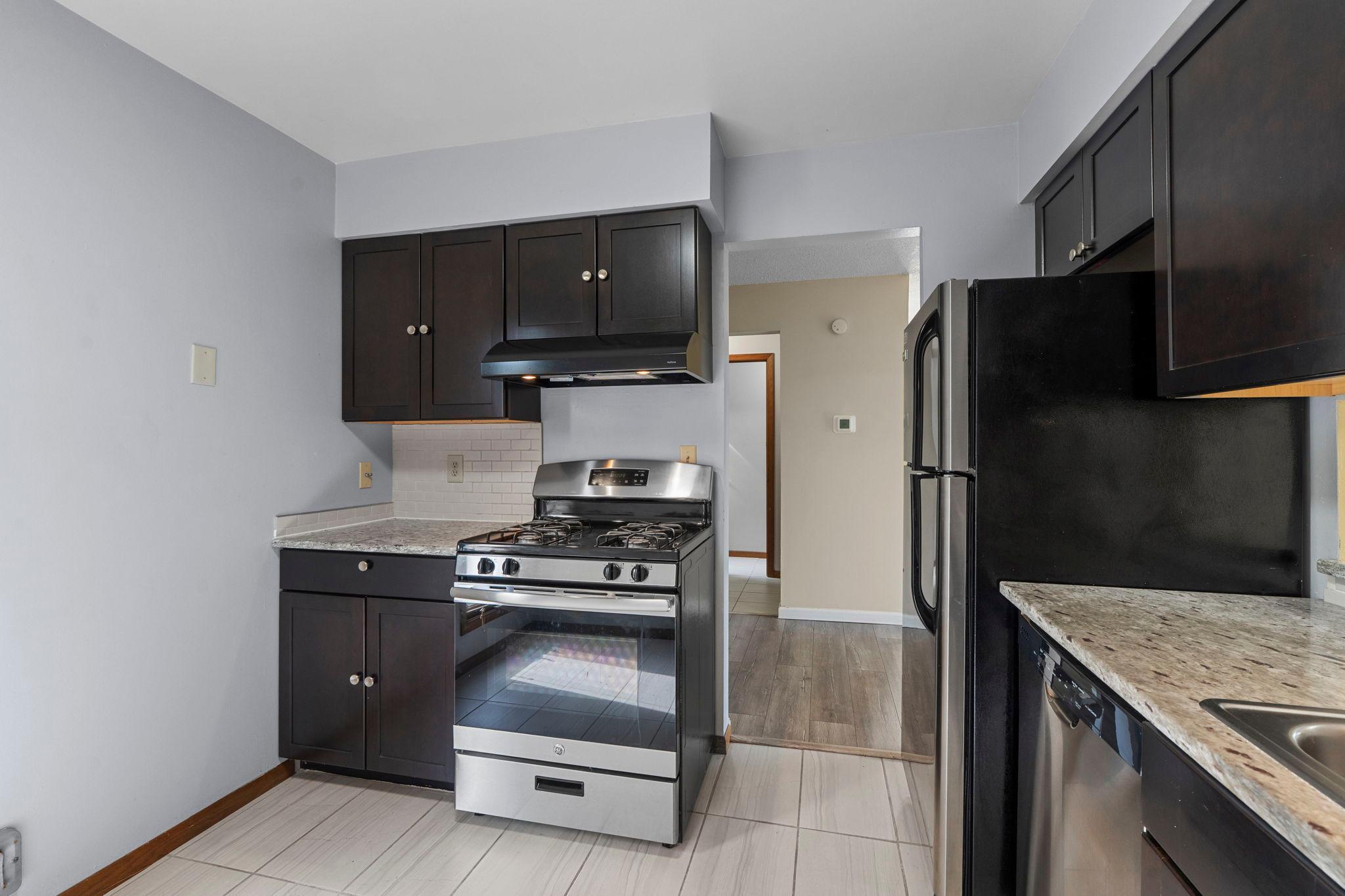 365 E 43rd Street Property Photo 9