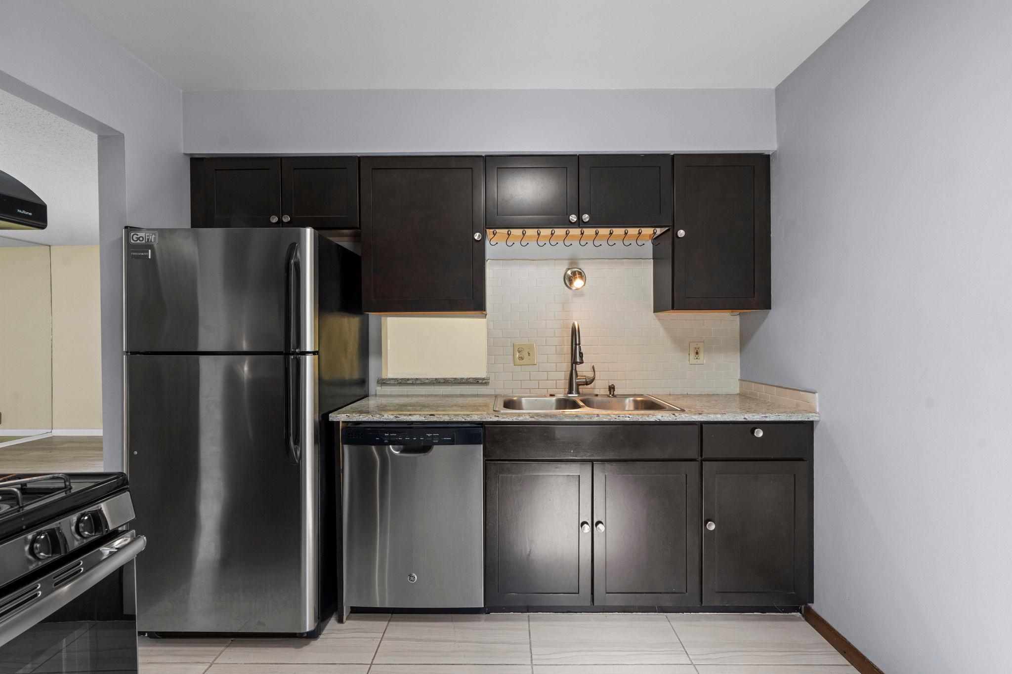 365 E 43rd Street Property Photo 11