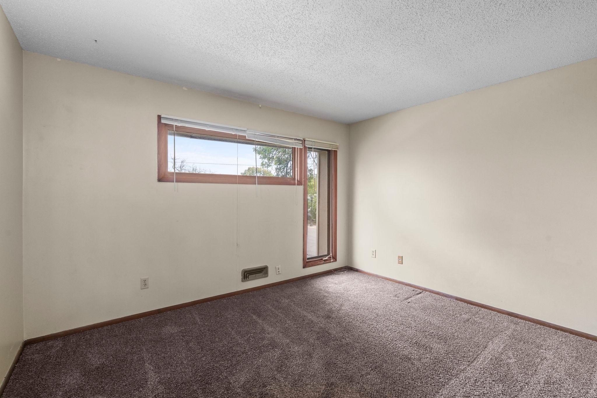365 E 43rd Street Property Photo 12