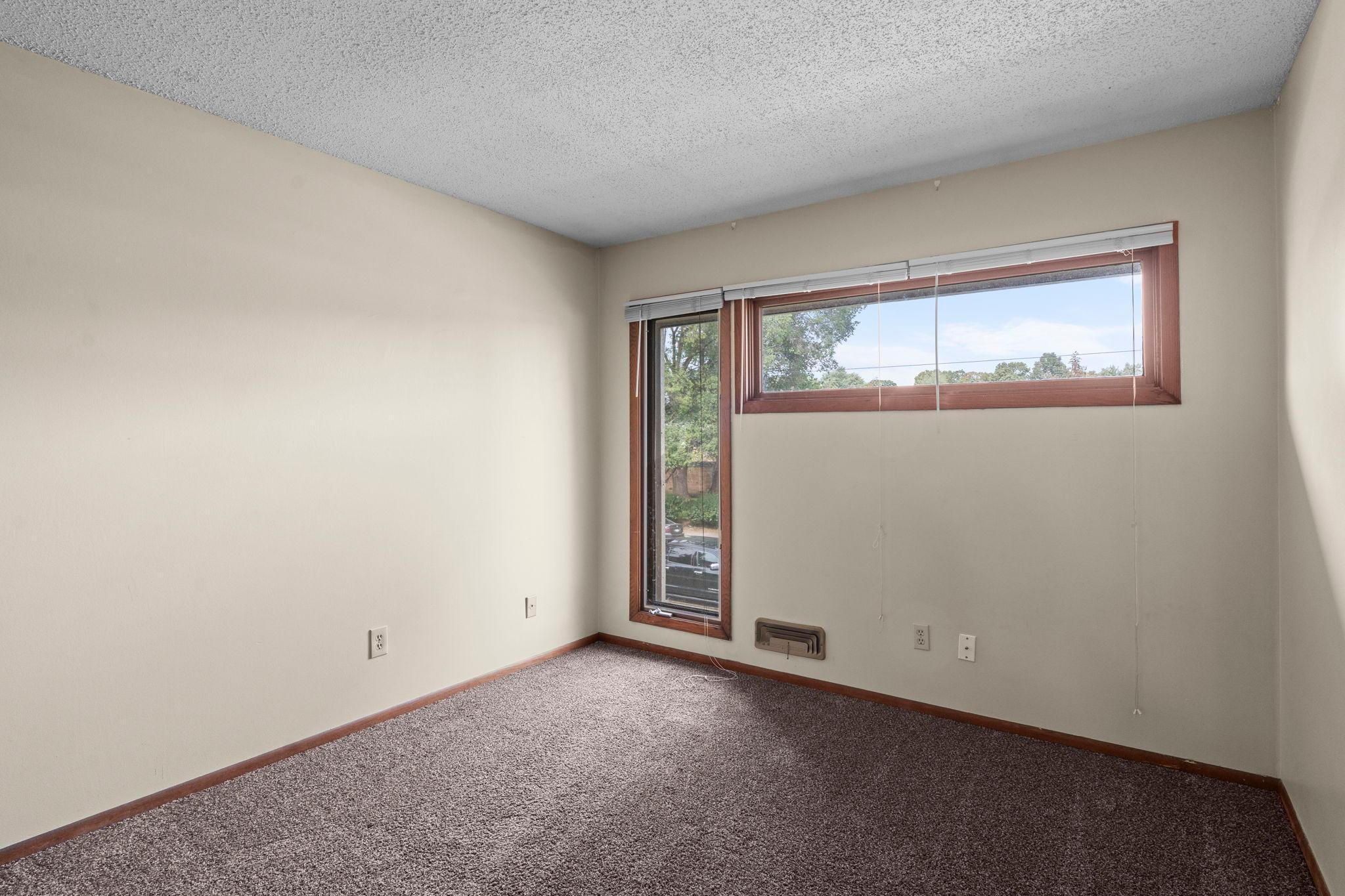 365 E 43rd Street Property Photo 14