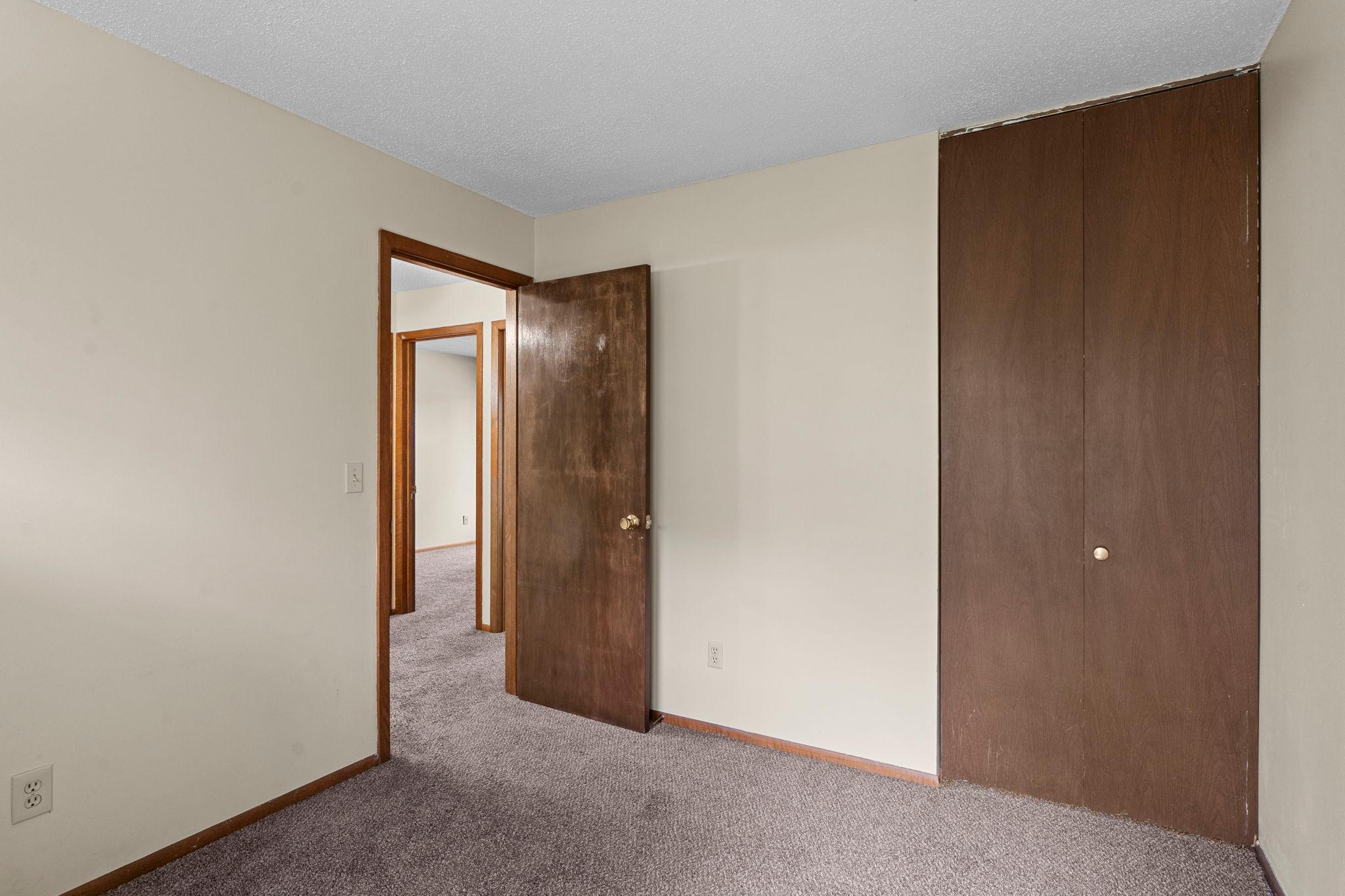 365 E 43rd Street Property Photo 17