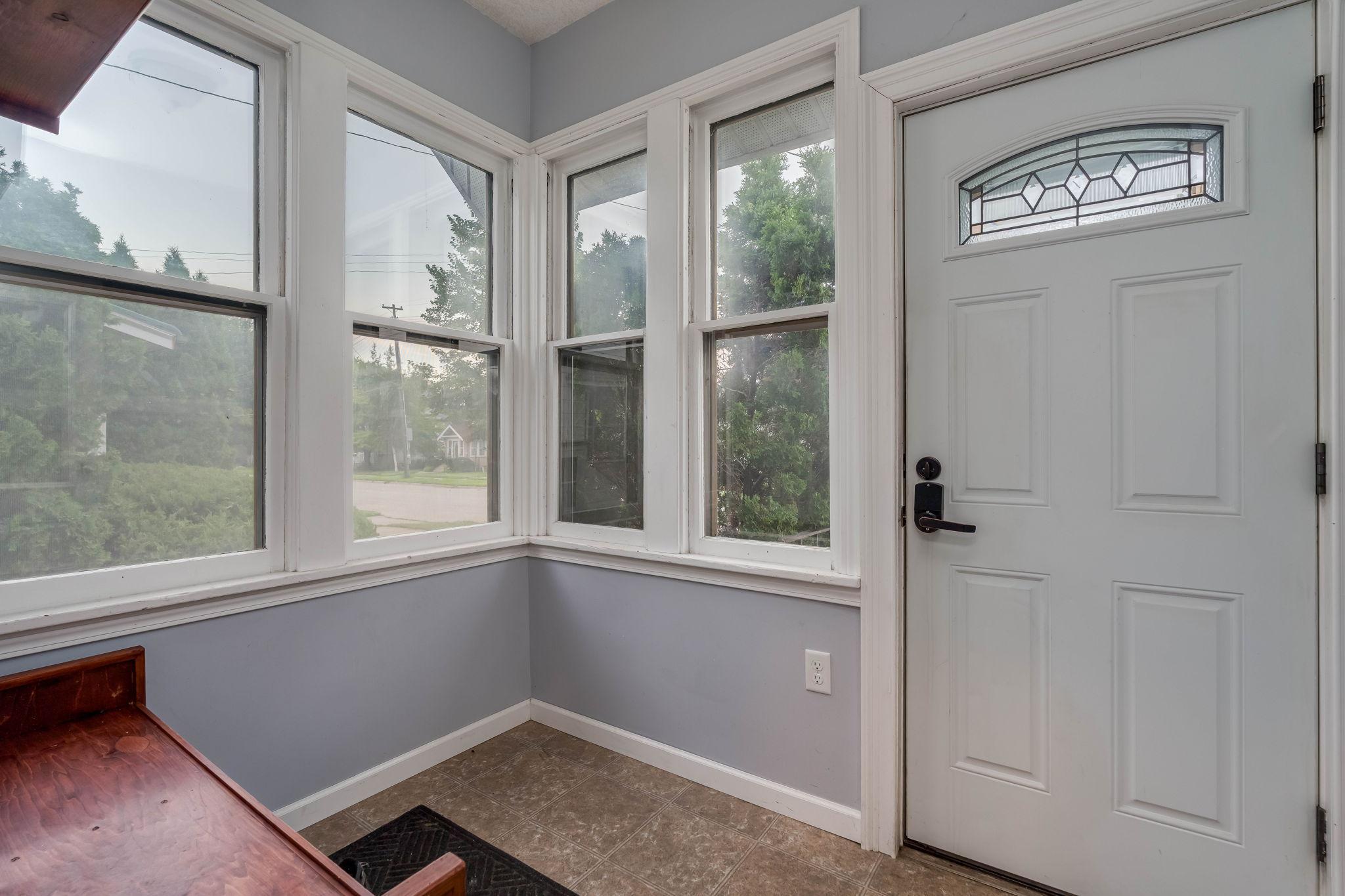 531 Range Street Property Photo 2