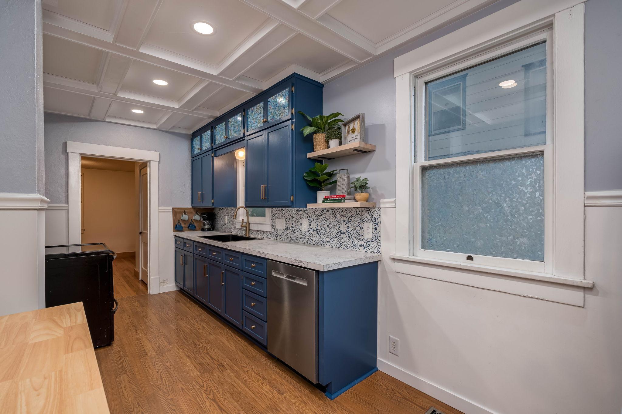 531 Range Street Property Photo 12