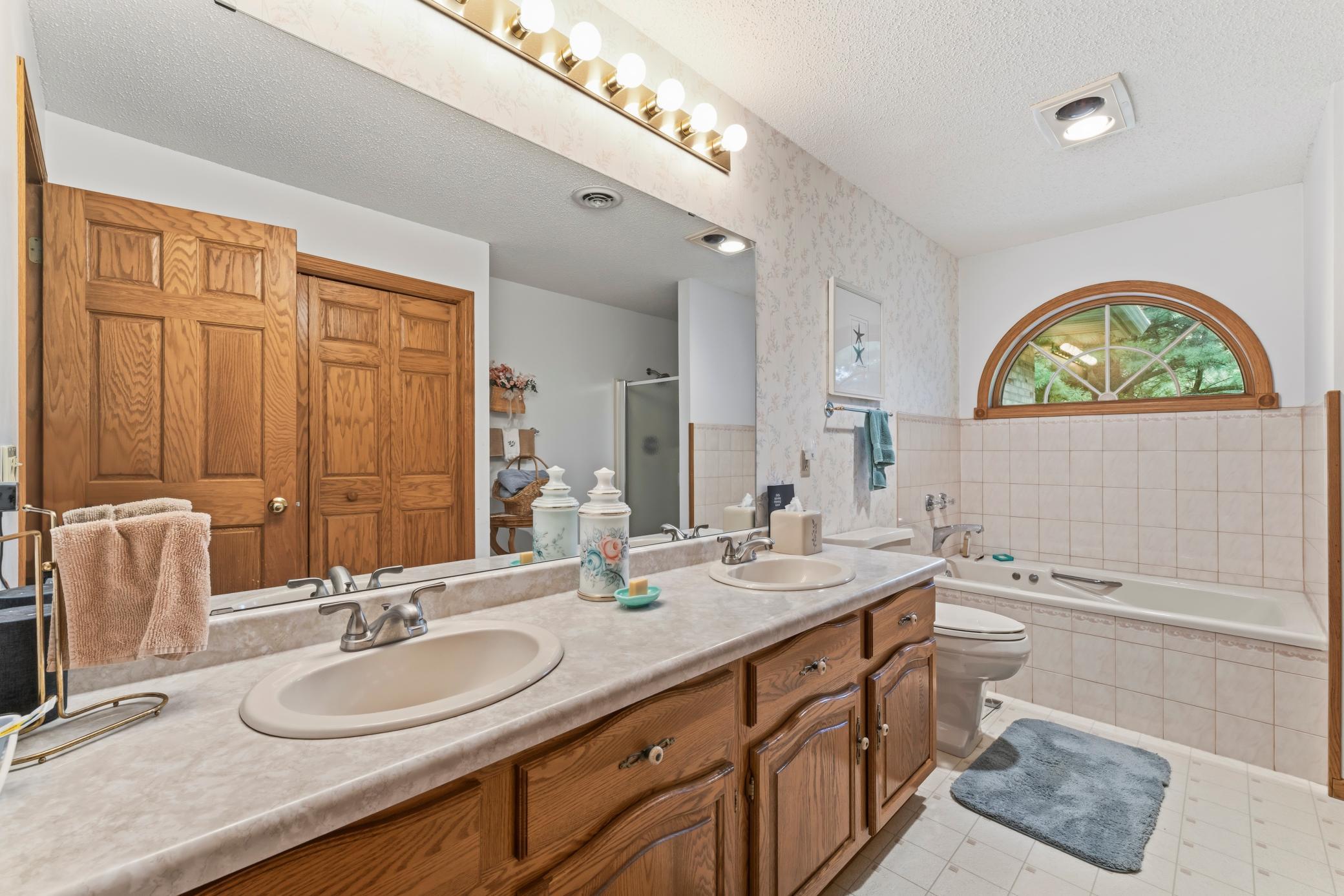 101 Park Lane Property Photo 31