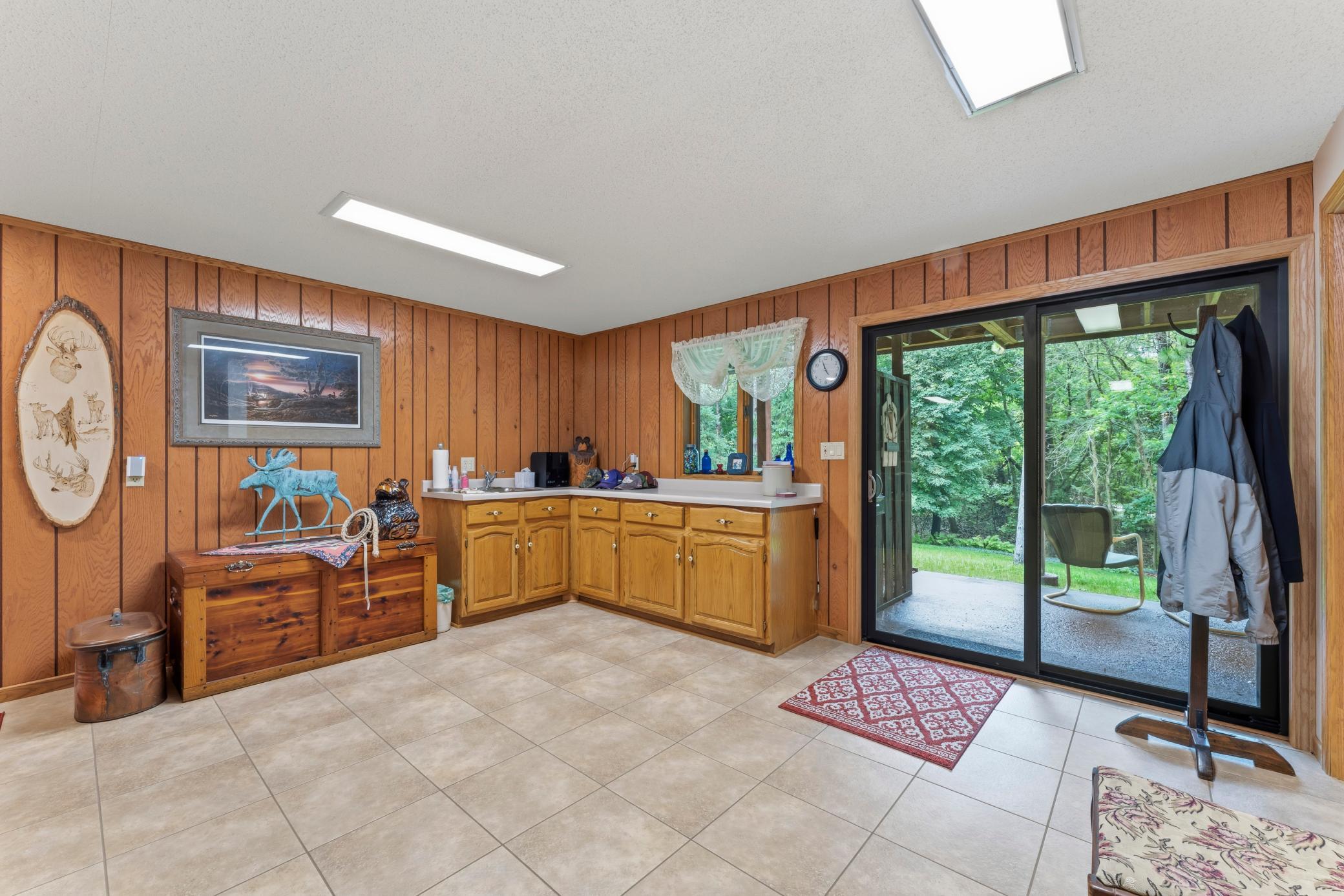 101 Park Lane Property Photo 35