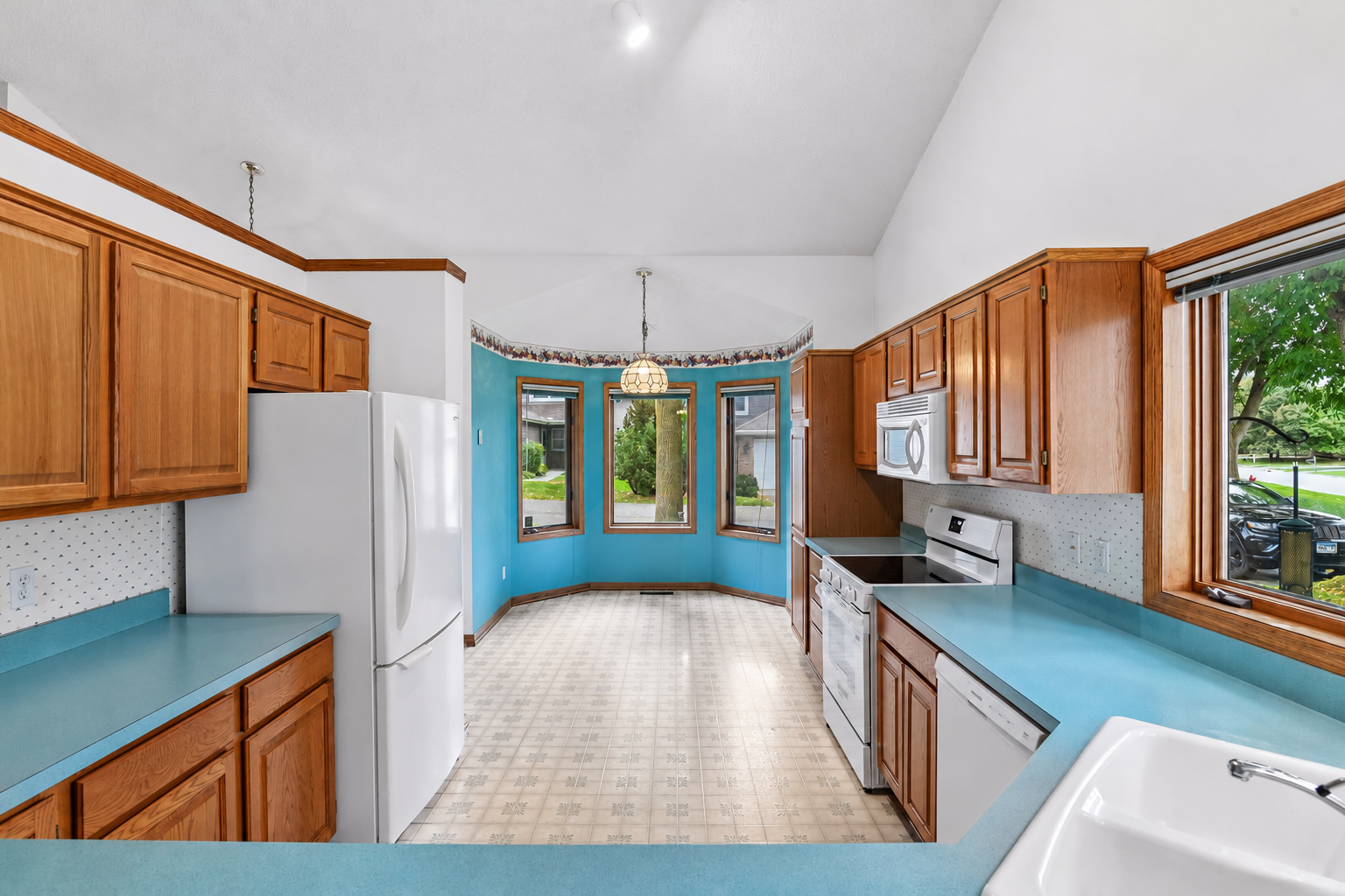 18512 Lime Tree Court Property Photo 5