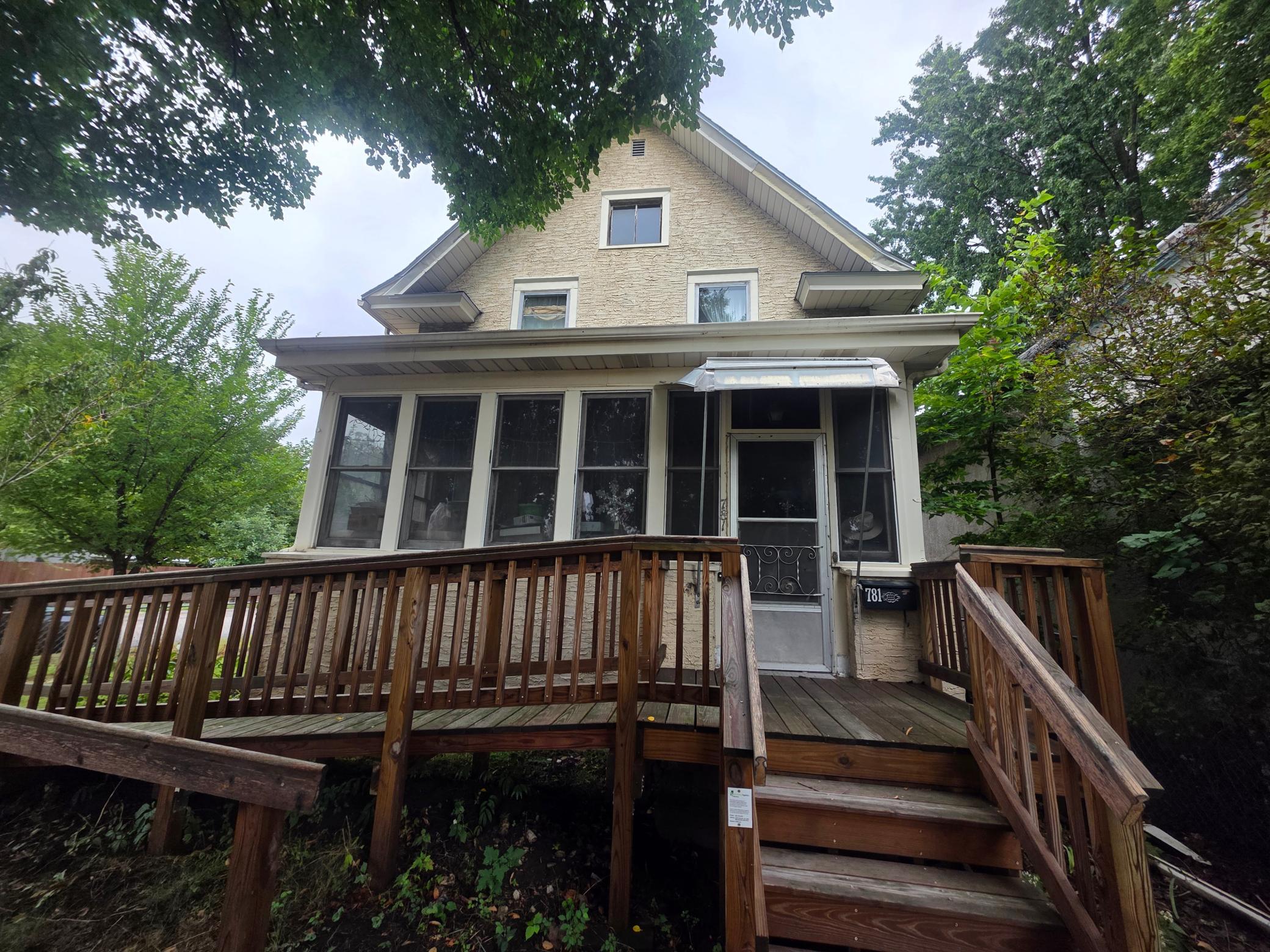 781 Lawson Avenue E Property Photo 1