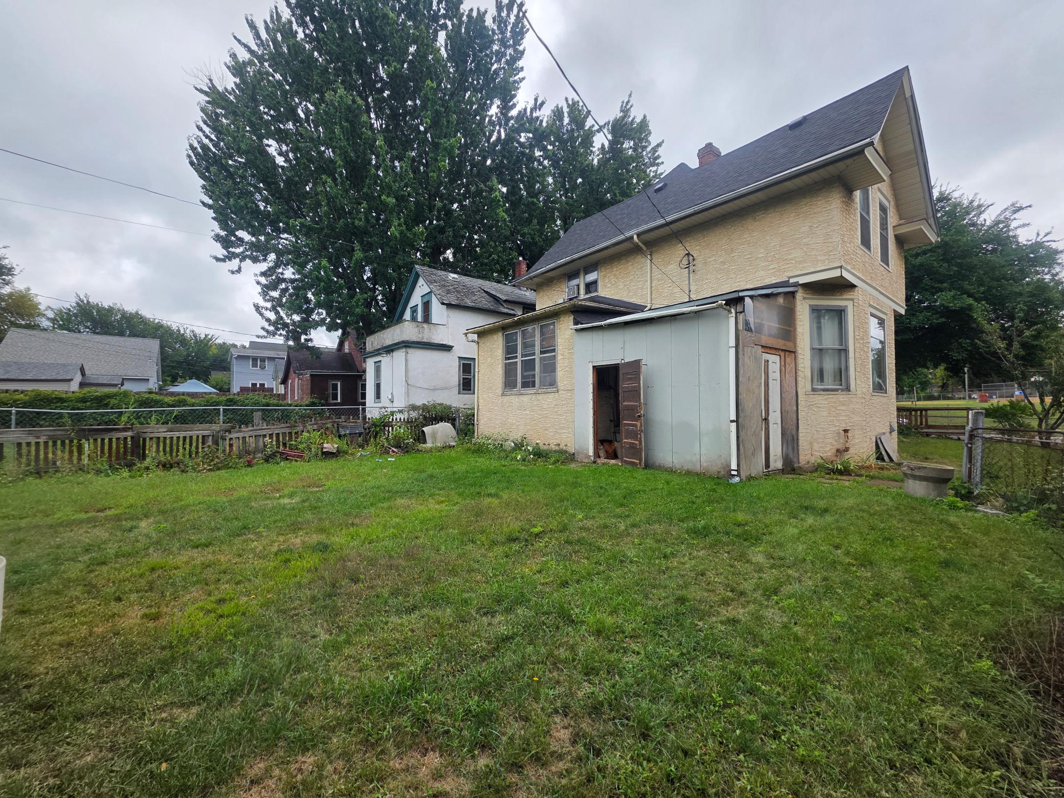 781 Lawson Avenue E Property Photo 2