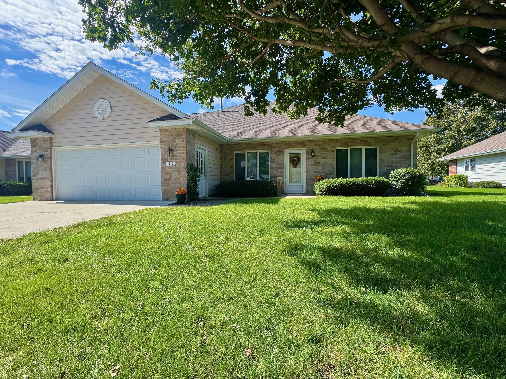 1112 Travis Road Property Photo 1