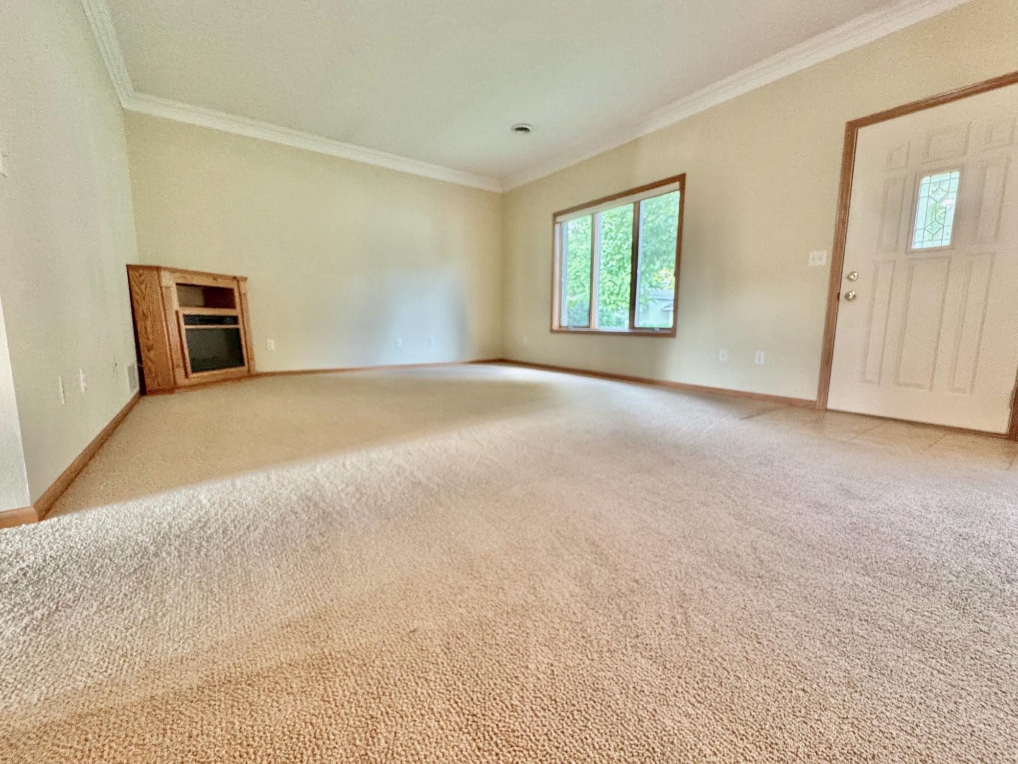 1112 Travis Road Property Photo 9